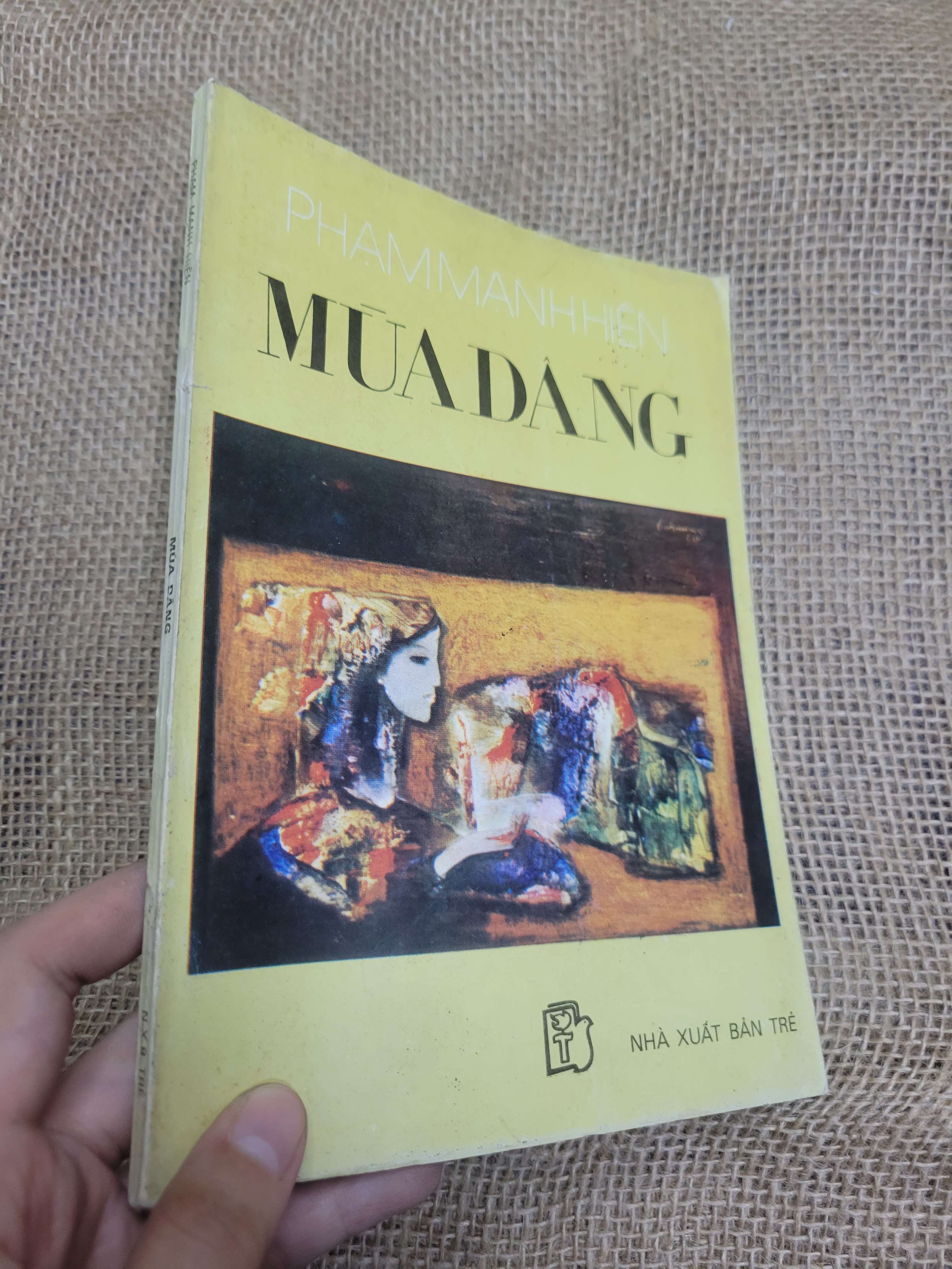 Mùa Dâng - Phạm Mạnh Hiên 1988 mới 70% bẩn bìa, ố, có chữ viết (thơ - ca dao - tục ngữ) HLSC