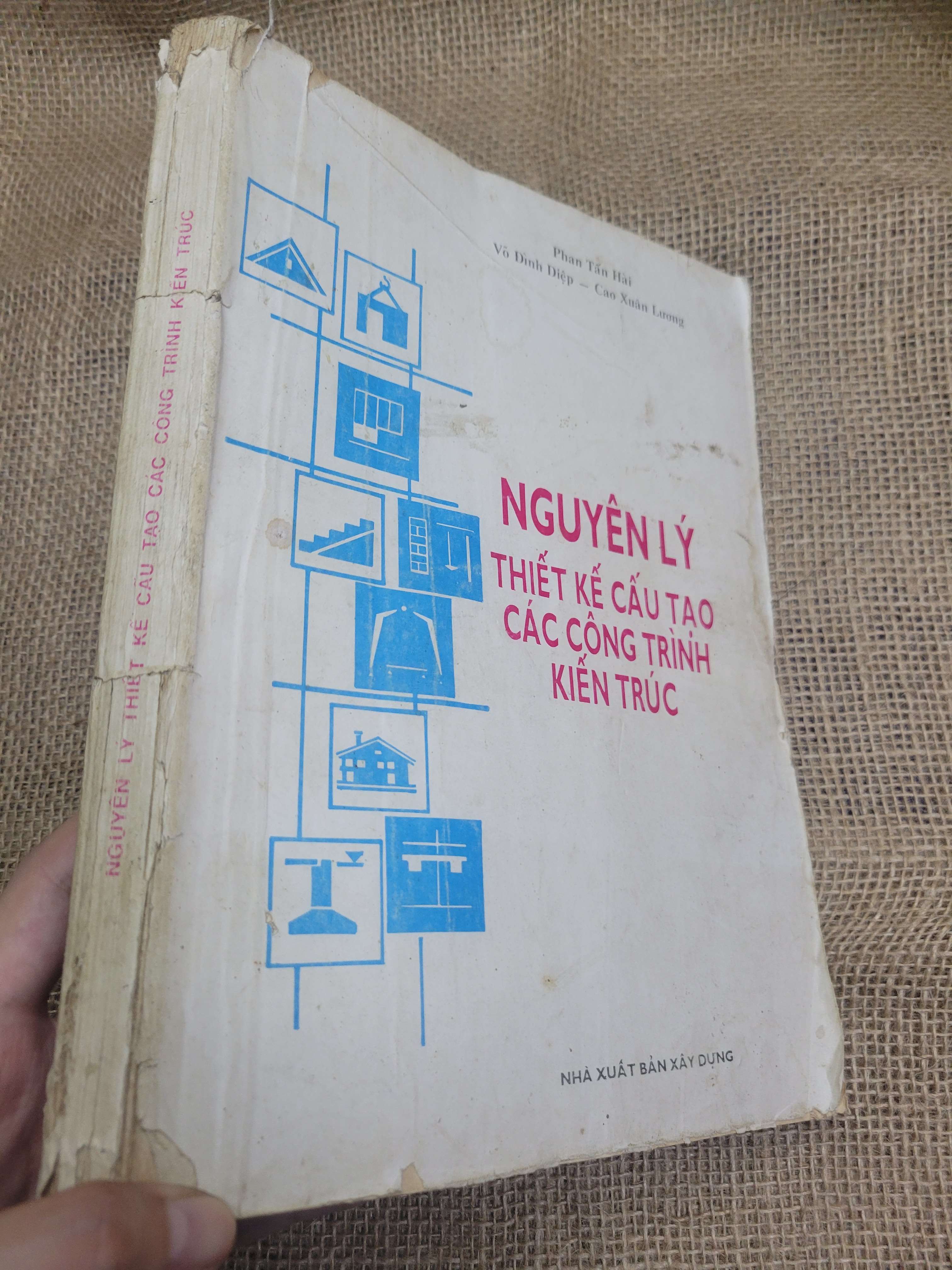Nguyên lý thiết kế cấu tạo các công trình kiến trúc 1994 mới 60% bẩn bìa, ố, tróc gáy, tróc bìa (Sách giáo khoa - giáo trình) HLSC