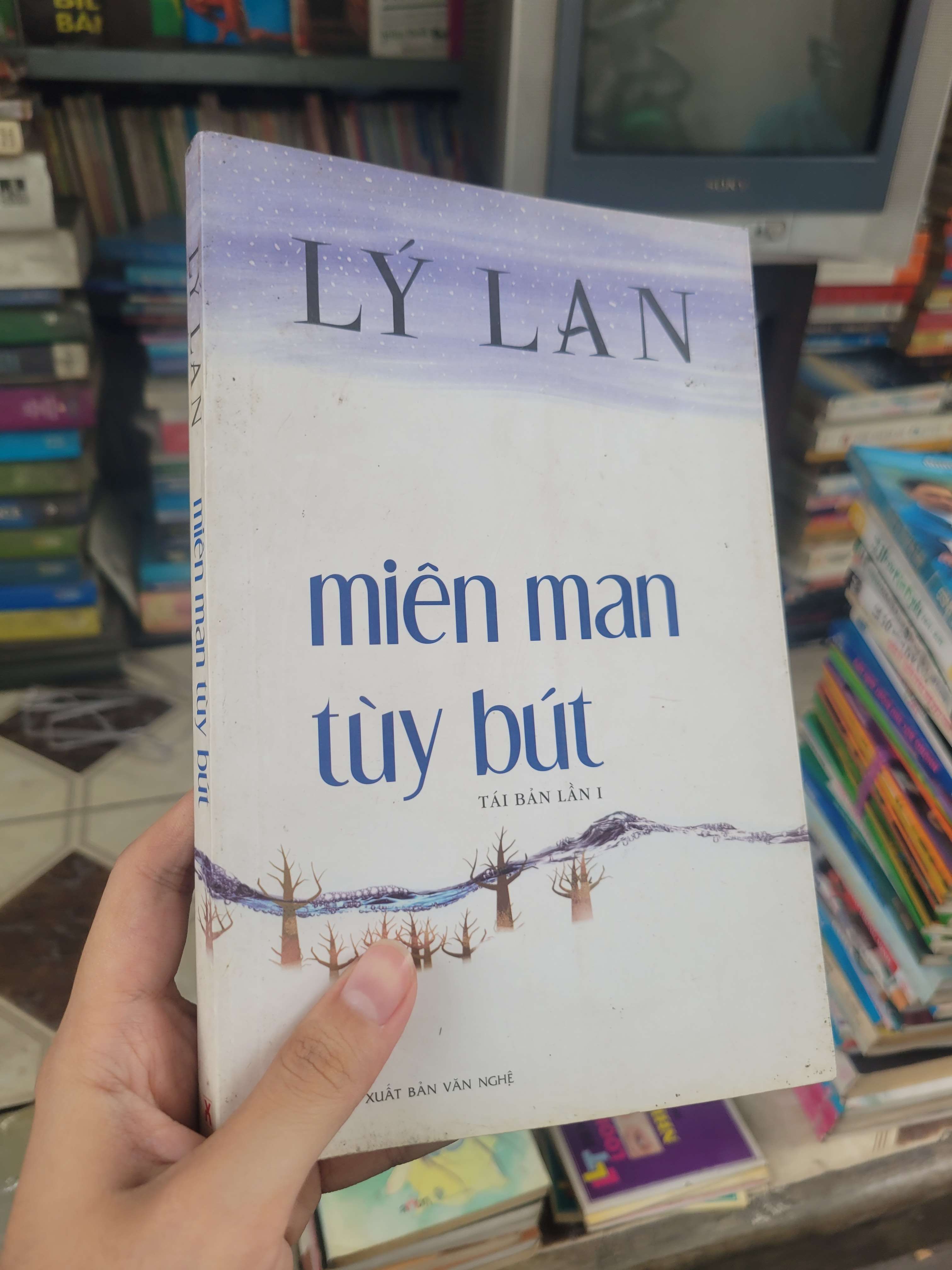 Miên man tùy bút - Lý Lan 2007 mới 80% bẩn bìa, ố (Sách văn học) BGB