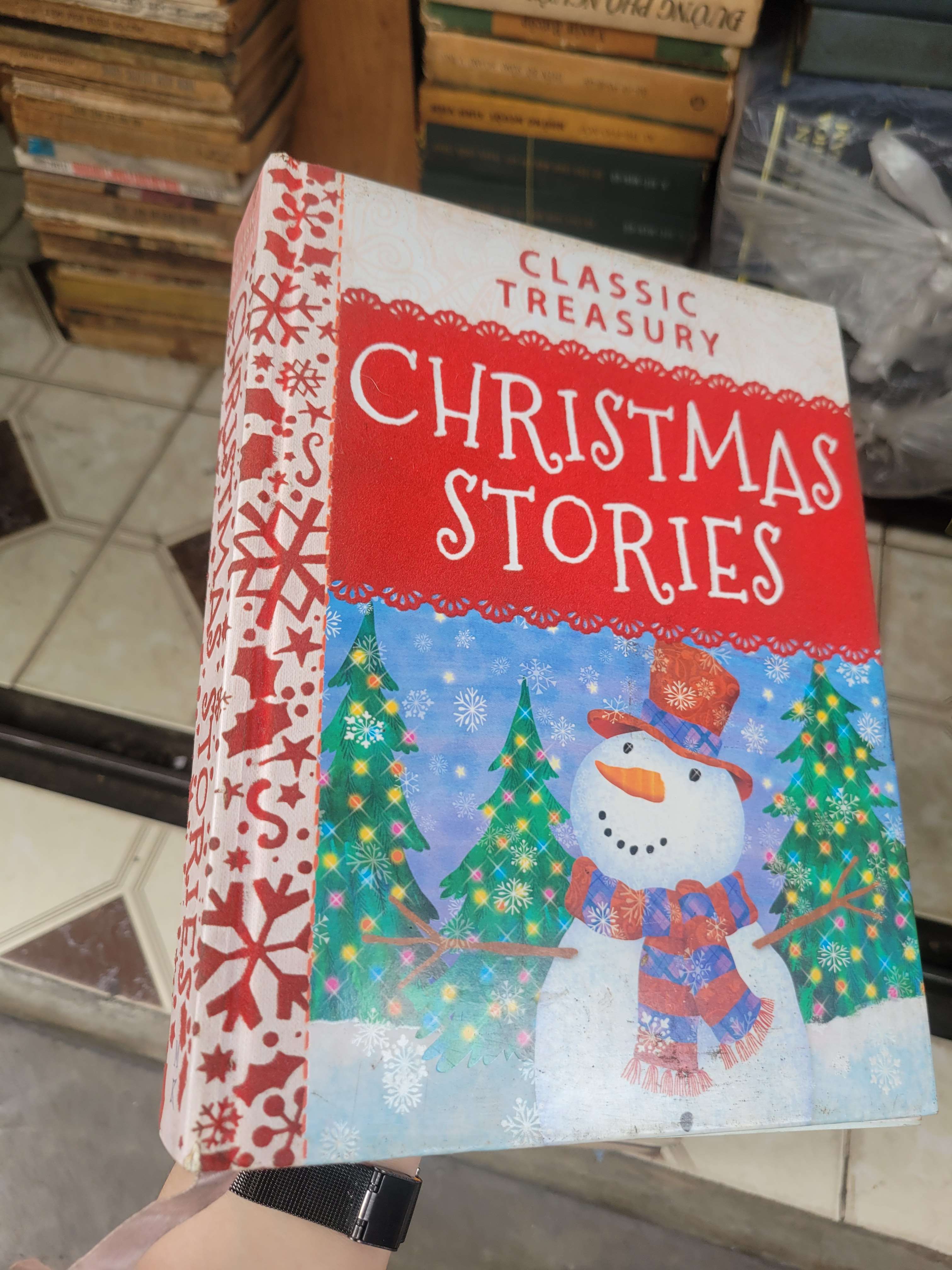 Christmas stories - Classic Treasury bìa cứng, sách màu mới 80% ố, bẩn bìa (Sách ngoại) BGB