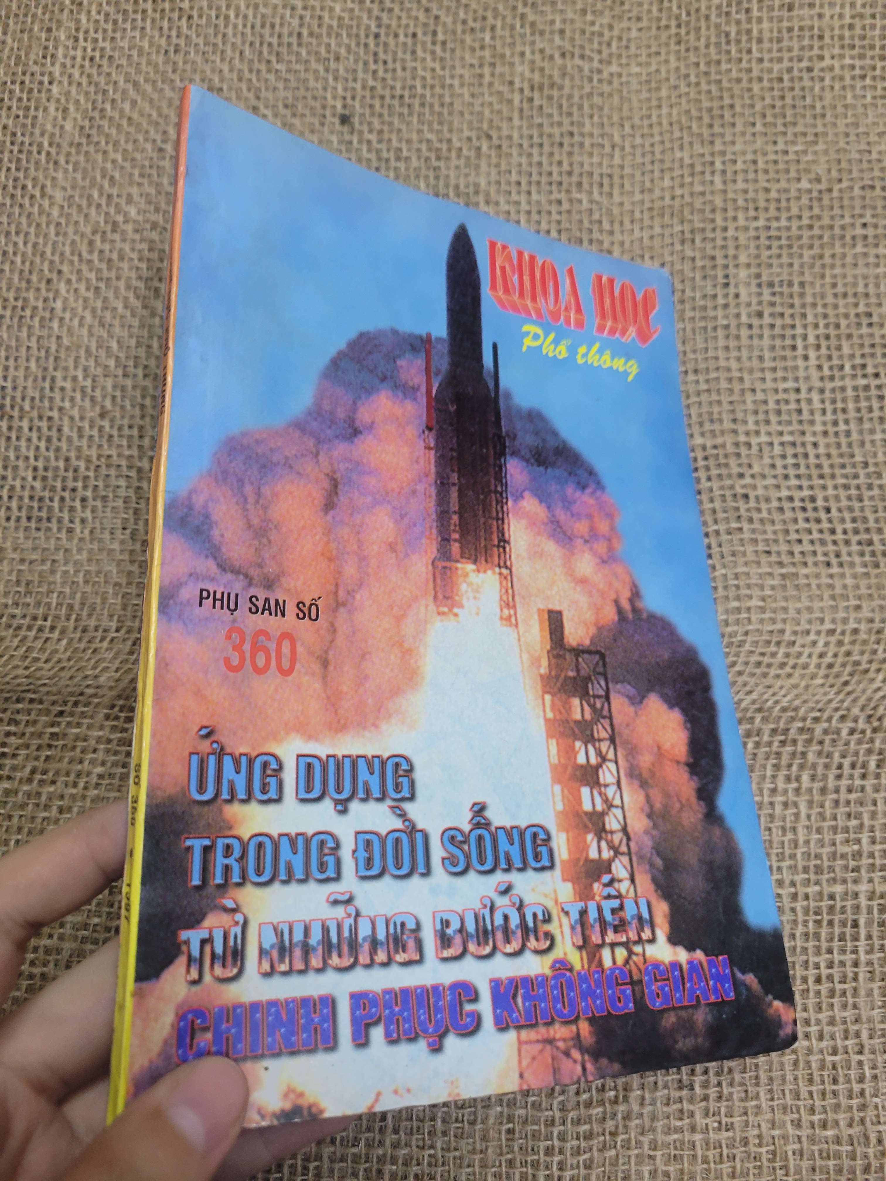 Ứng dụng trong đời sống từ những bước tiến chinh phục không gian mới 70% bẩn bìa, ố (Sách kiến thức tổng hợp) HLSC