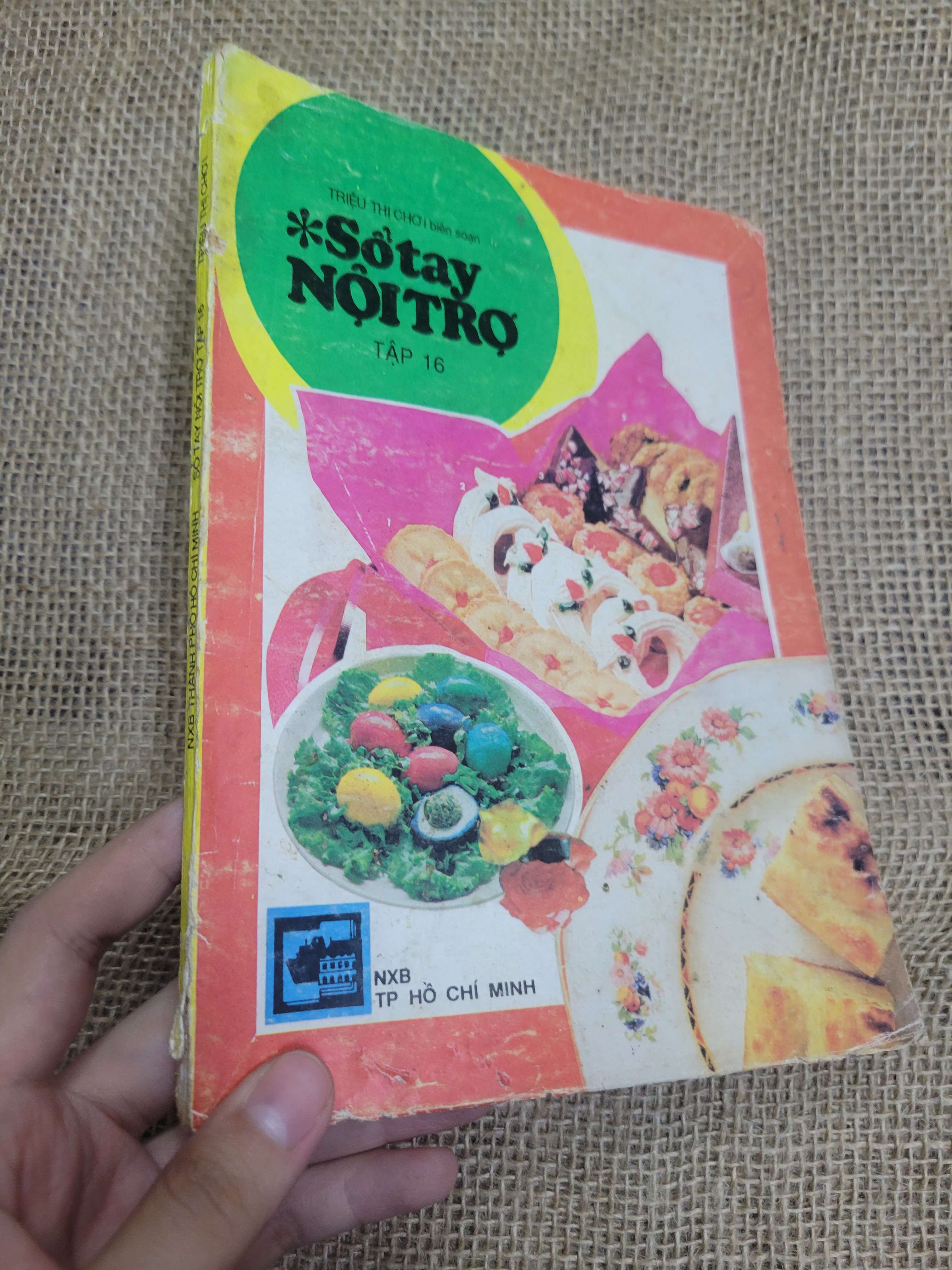 Sổ tay nội trợ tập 16 - Triệu Thị Chơi 1992 mới 70% bẩn bìa, ố, tróc gáy (Sách kiến thức tổng hợp) HLSC