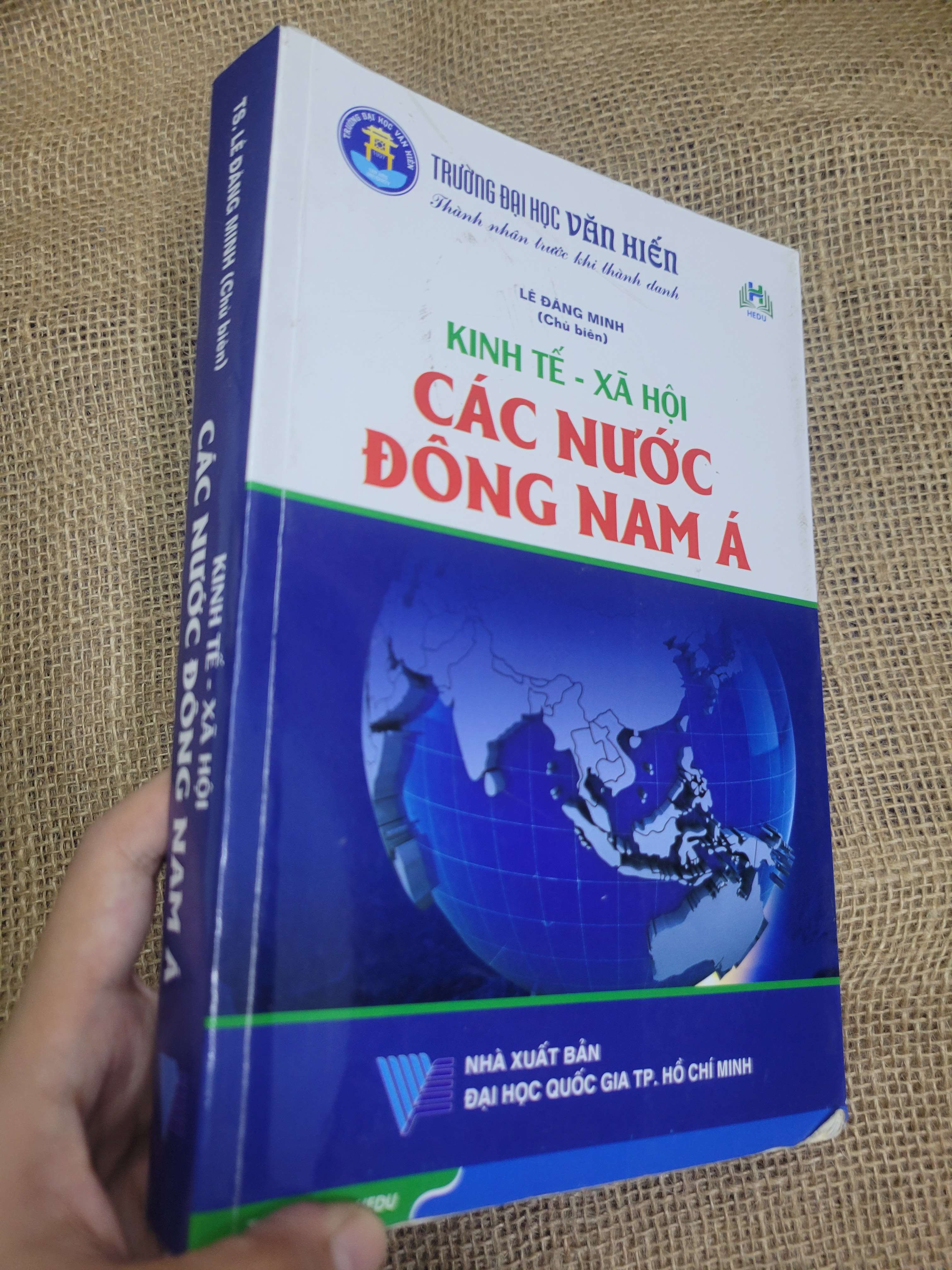 Kinh tế - Xã hội các nước Đông Nam Á - Lê Đăng Minh 2018 mới 80% bẩn bìa, ố, có chữ viết (Giáo trình đại học - cao đẳng) HLSC