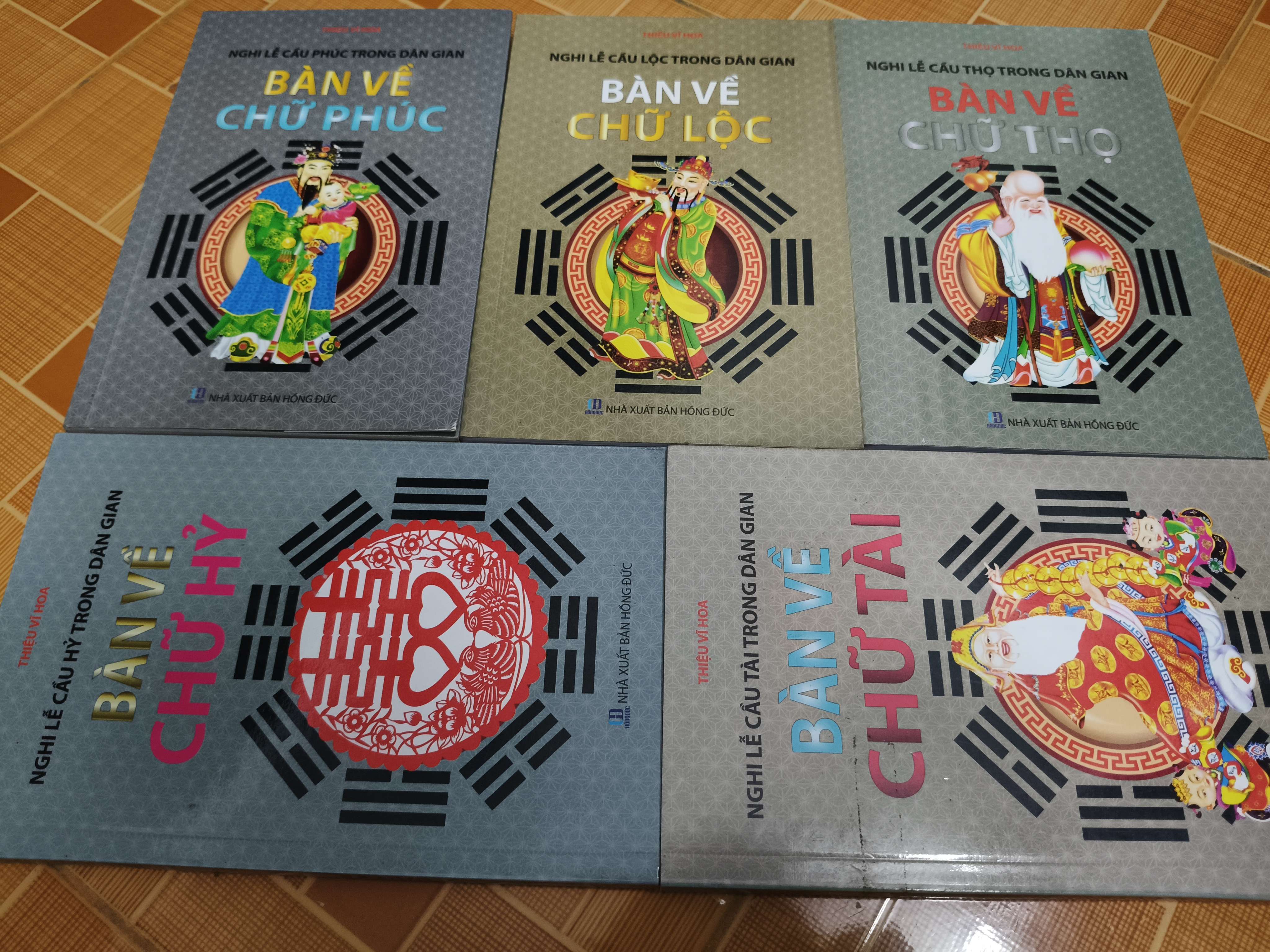 Bàn về chữ phúc, Bàn về chữ lộc, Bàn về chữ thọ, Bàn về chữ hỷ, Bàn về chữ tài - Xb 2015 - 1001 trang (Sách lịch sử - triết học) ANTQ