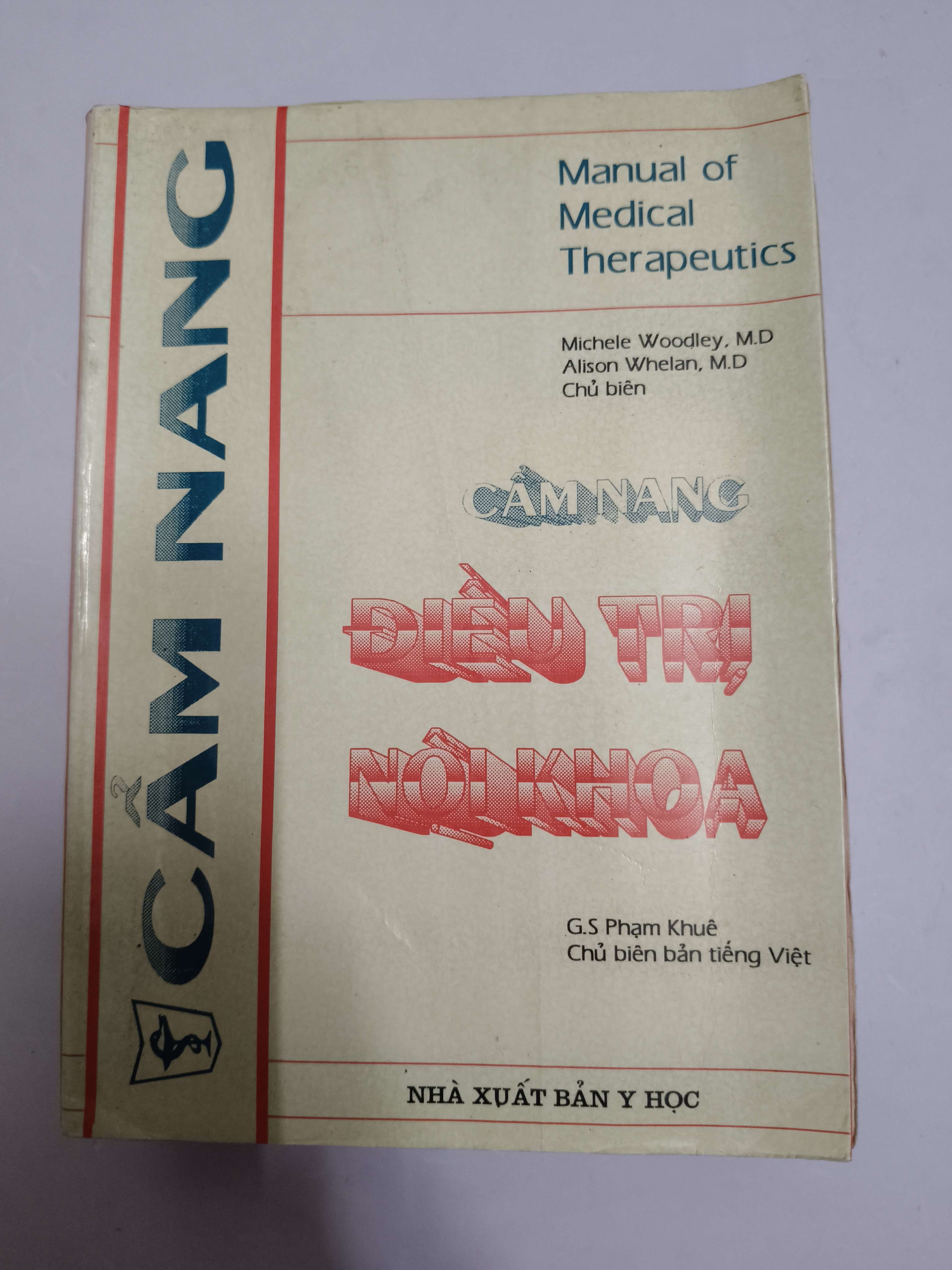 Cẩm nang điều trị nội khoa - Xb 1995 - 930 trang (Sách Y học - Sức khỏe - Thể thao) ANTQ