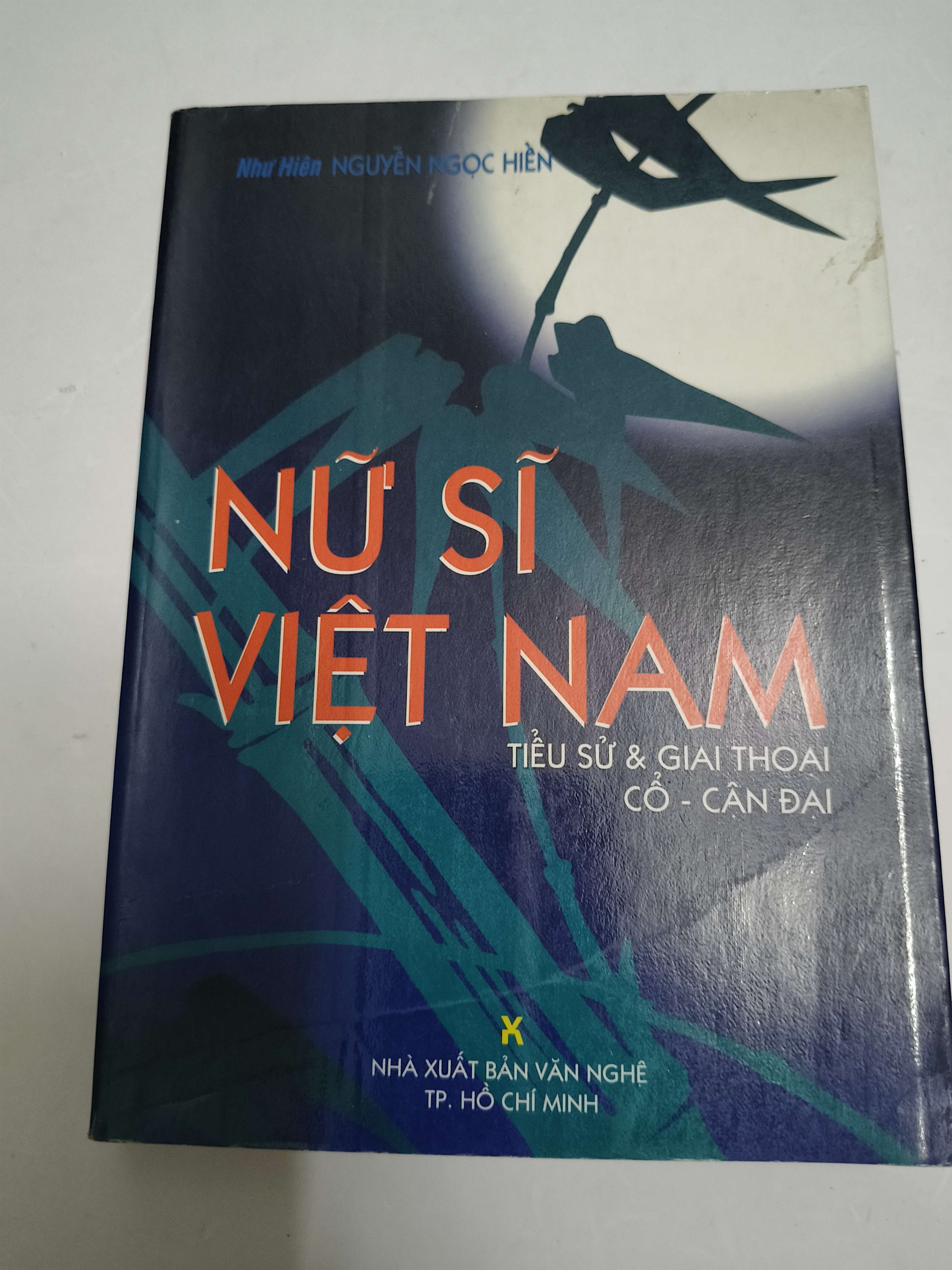 Nữ sĩ Việt Nam - Xb 2003 - 403 trang (Lịch sử Việt Nam) ANTQ