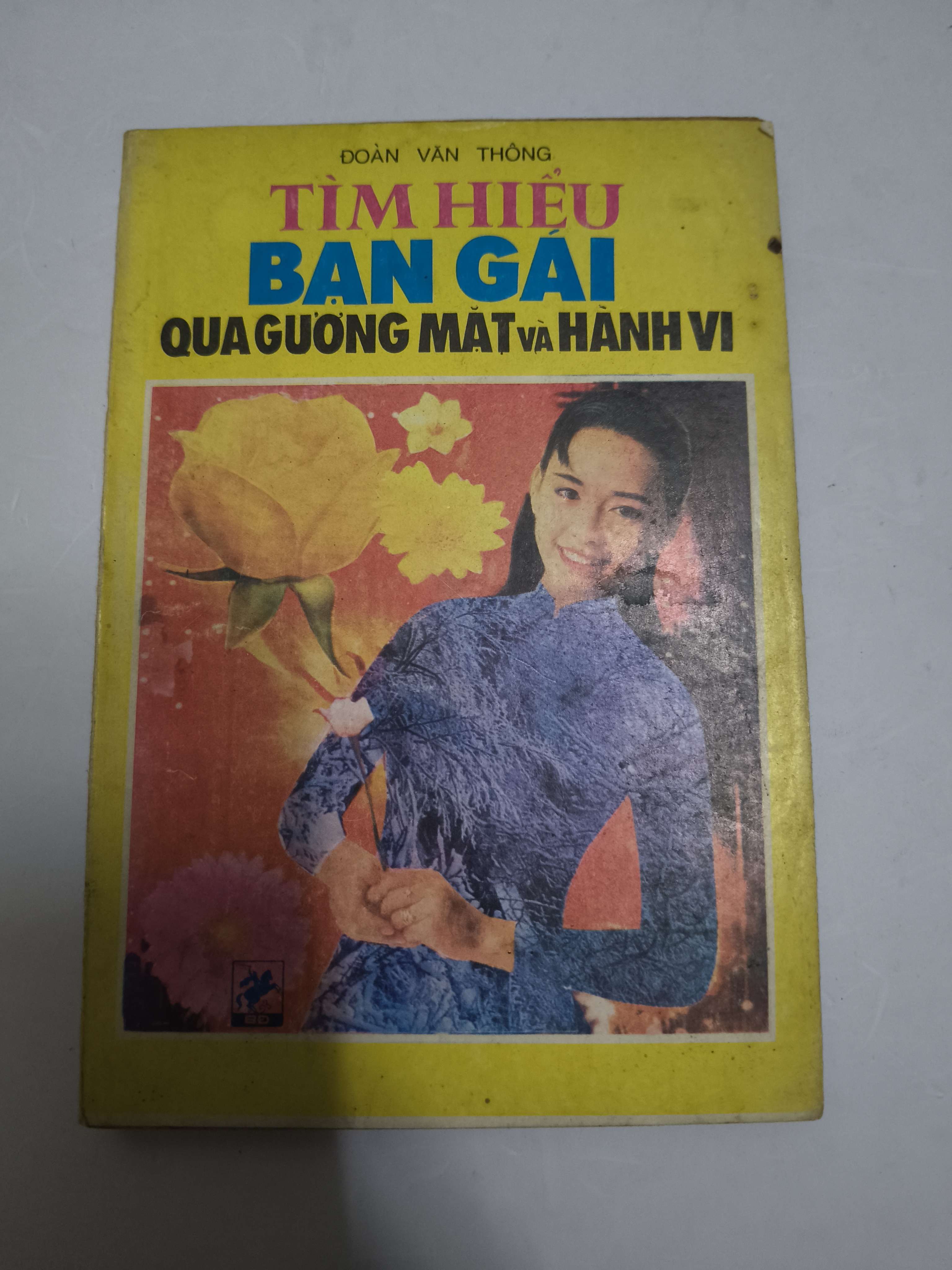 Tìm hiểu bạn gái qua gương mặt và hành vi - Xb 1990 - 147 trang (Sách tôn giáo - tâm linh) ANTQ
