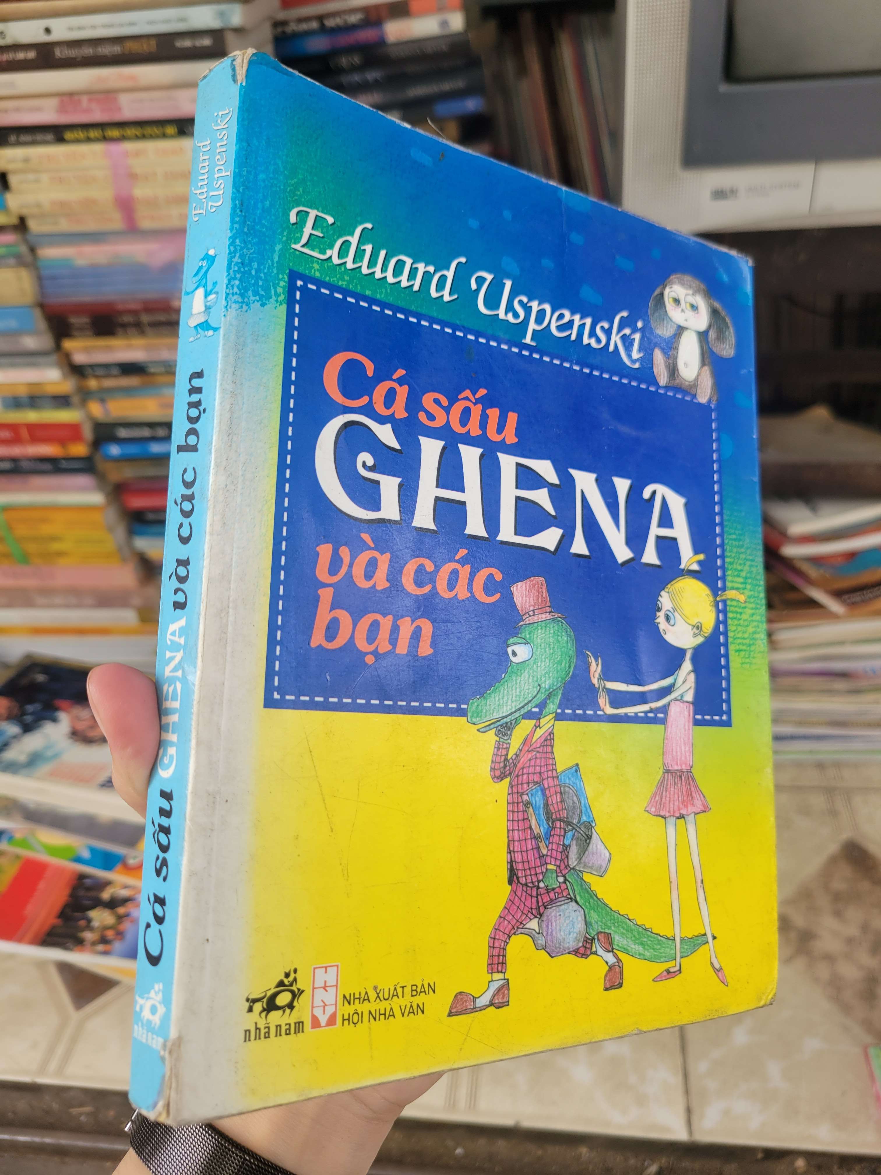 Cá sấu Ghena và các bạn - Eduard Uspenski sách màu 2009 mới 70% ố, bẩn bìa, tróc gáy (Sách văn học) BGB