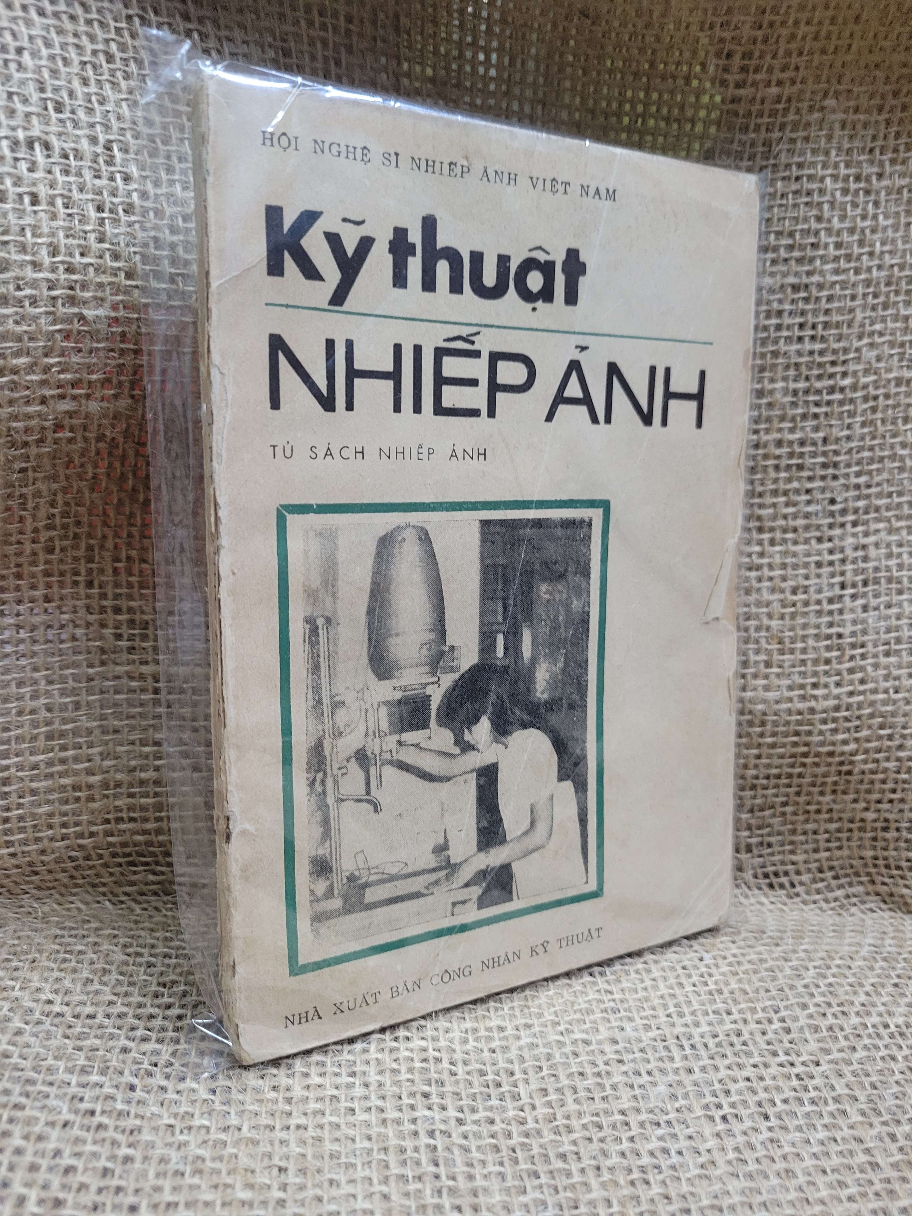 Kỹ thuật nhiếp ảnh mới 60% bẩn bìa, ố, tróc gáy, tróc bìa (Sách kiến thức tổng hợp) HCM