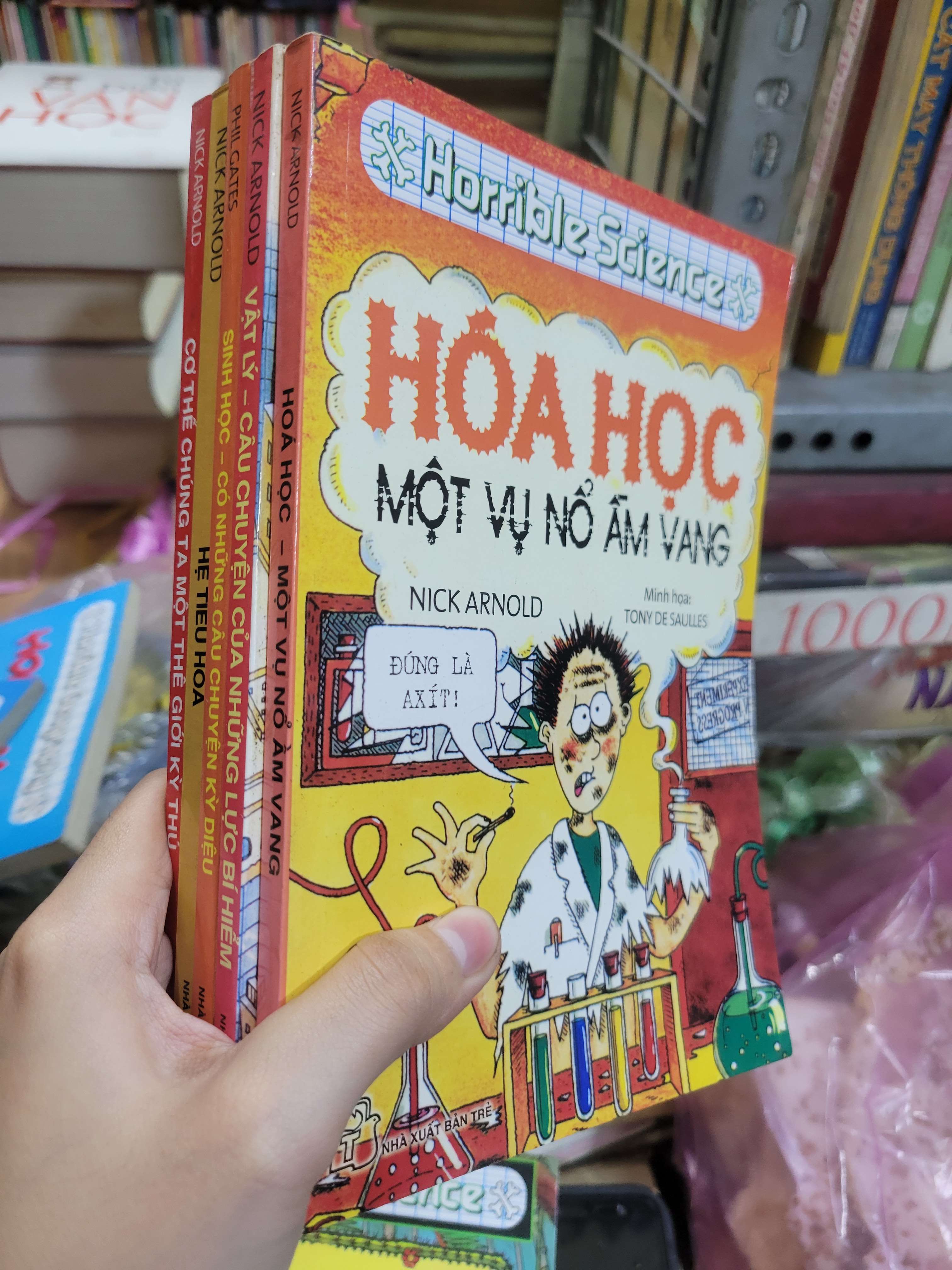 Combo 5 cuốn Horrible Science - Nick Arnold, Phil Gates mới 80% ố, bẩn bìa (Sách kiến thức tổng hợp) BGB