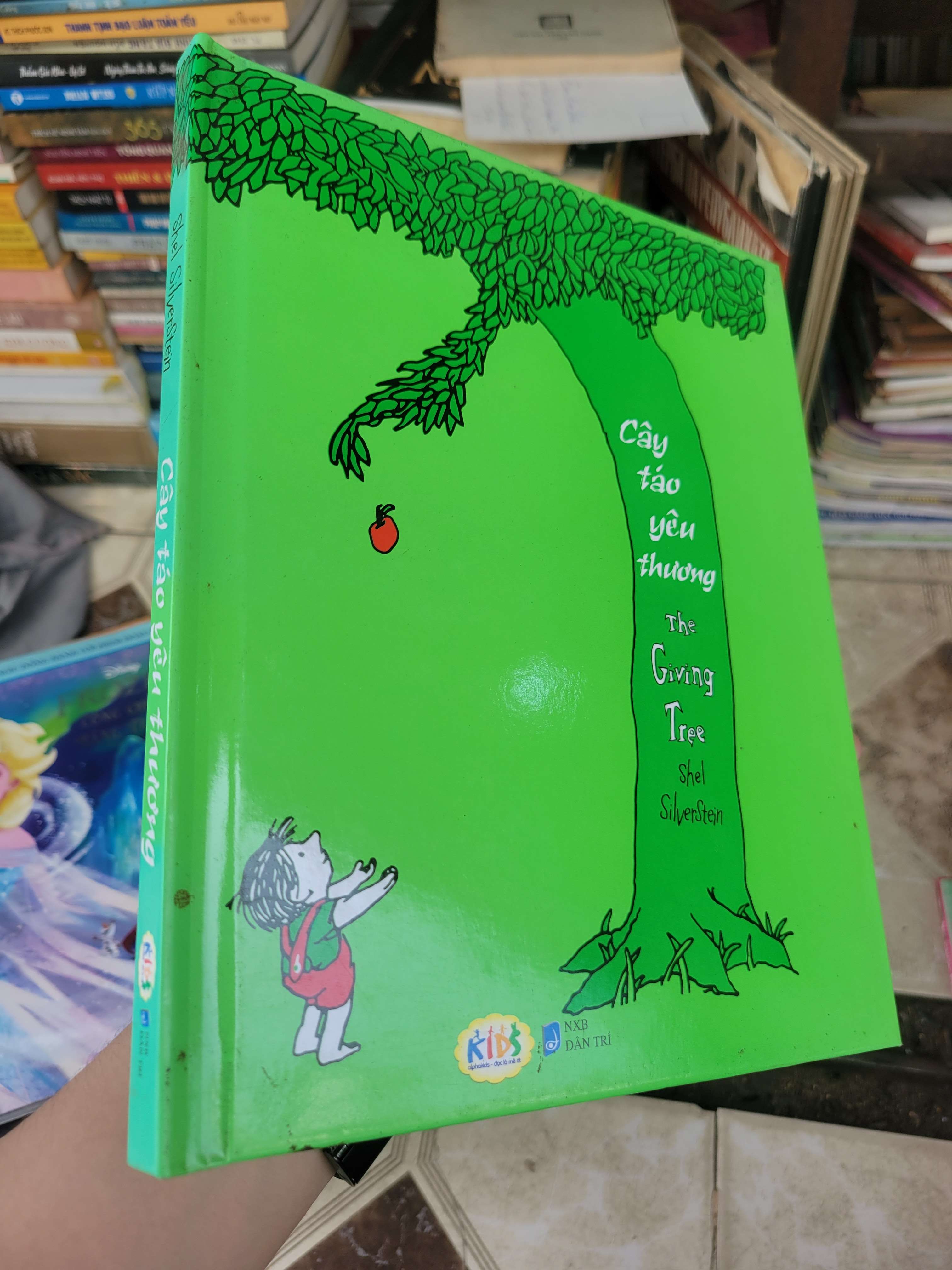 Cây táo yêu thương - Shel Silverstein bìa cứng song ngữ 2014 mới 80% ố, bẩn bìa (Sách văn học) BGB