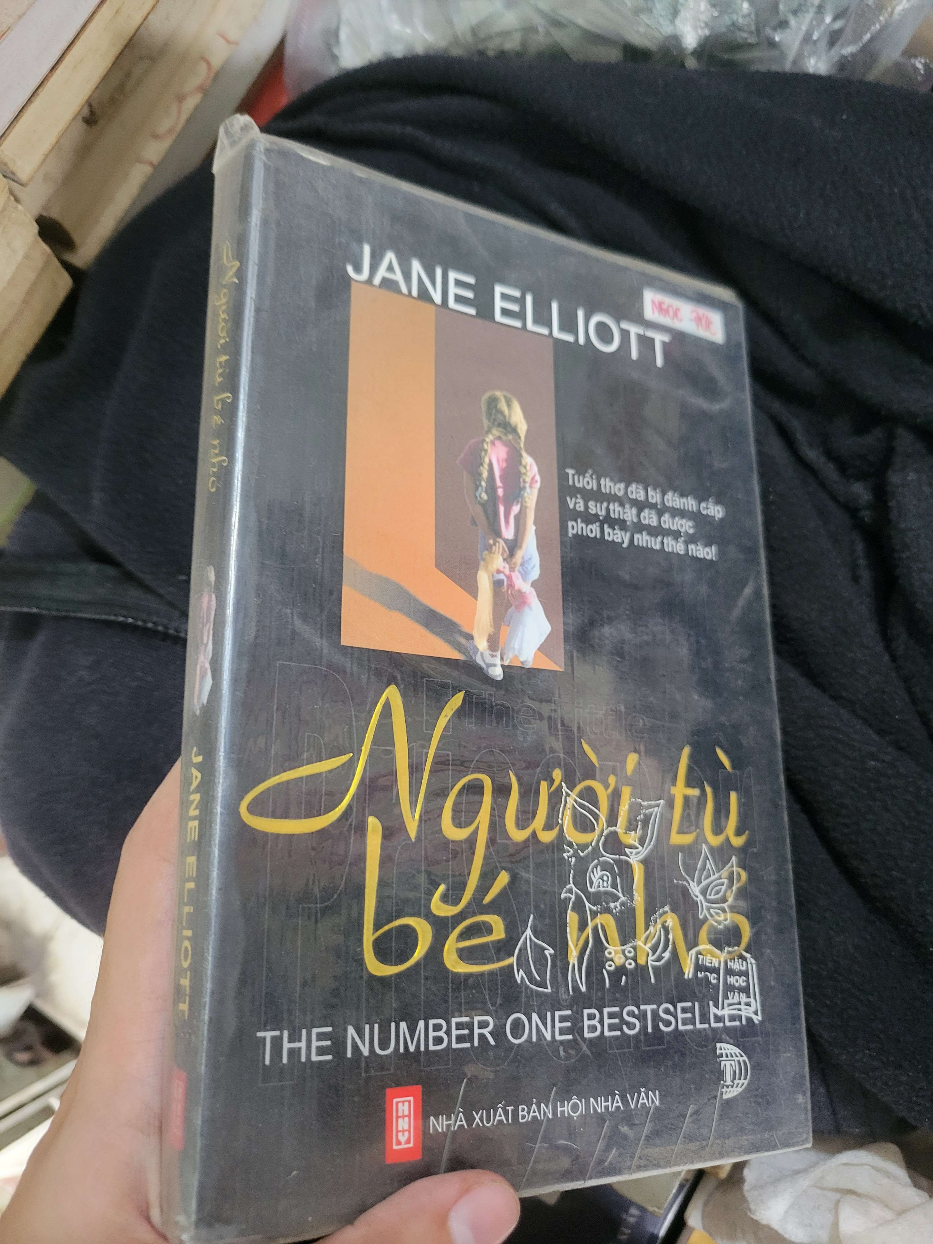 Người tù bé nhỏ - Jane Elliott 2007 mới 80% ố, bẩn bìa (Sách văn học) BGB