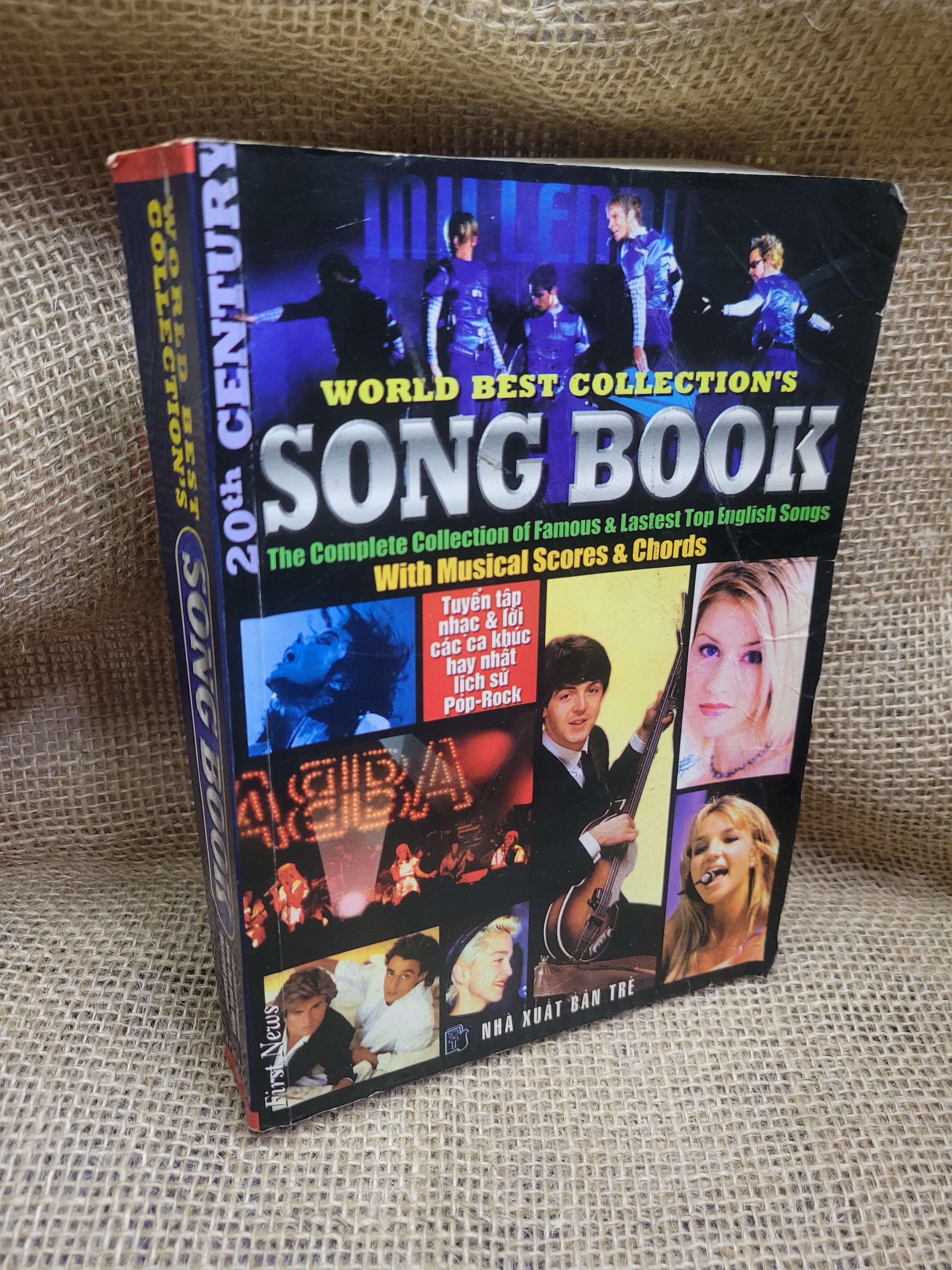 World best collection's song book 2004 mới 70% ố, bẩn bìa (Sách ngoại) HCM