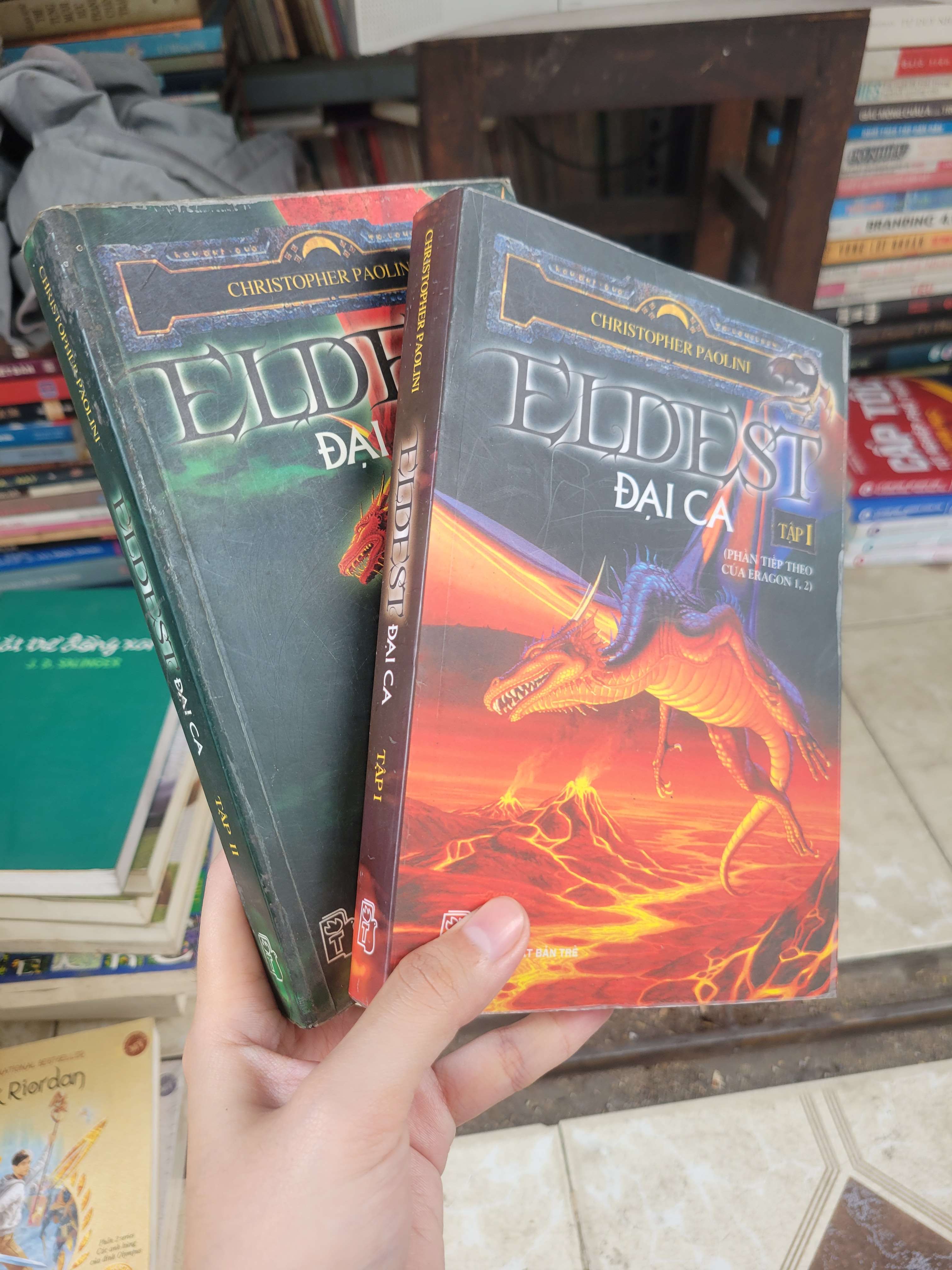 2 cuốn Eldest Đại ca - Christopher Paolini 2006 mới 70% ố, bẩn bìa (Sách văn học) BGB