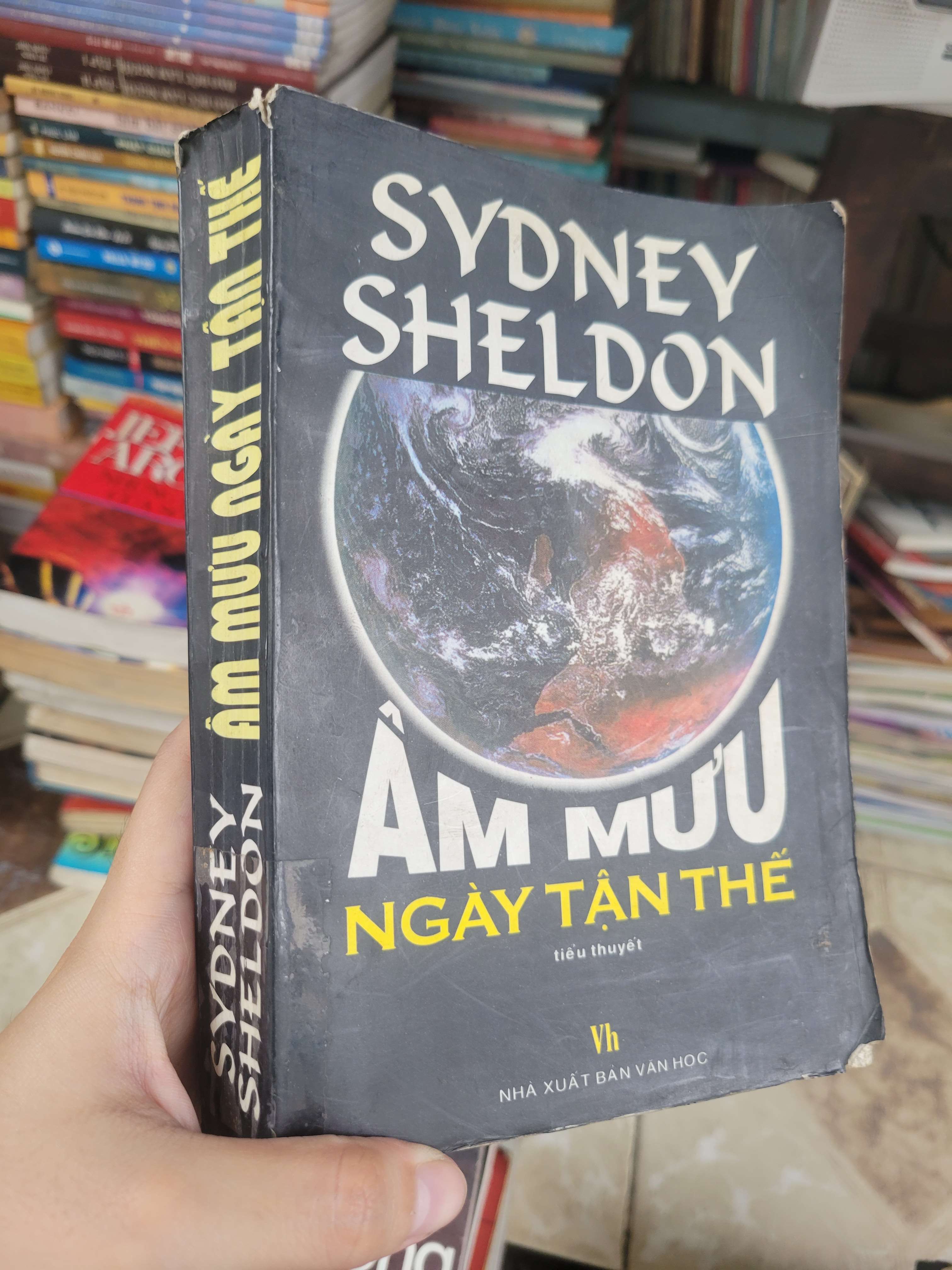 Âm mưu ngày tận thế - Sidney Sheldon 2000 mới 70% bẩn bìa, ố, có chữ viết (Sách văn học) BGB