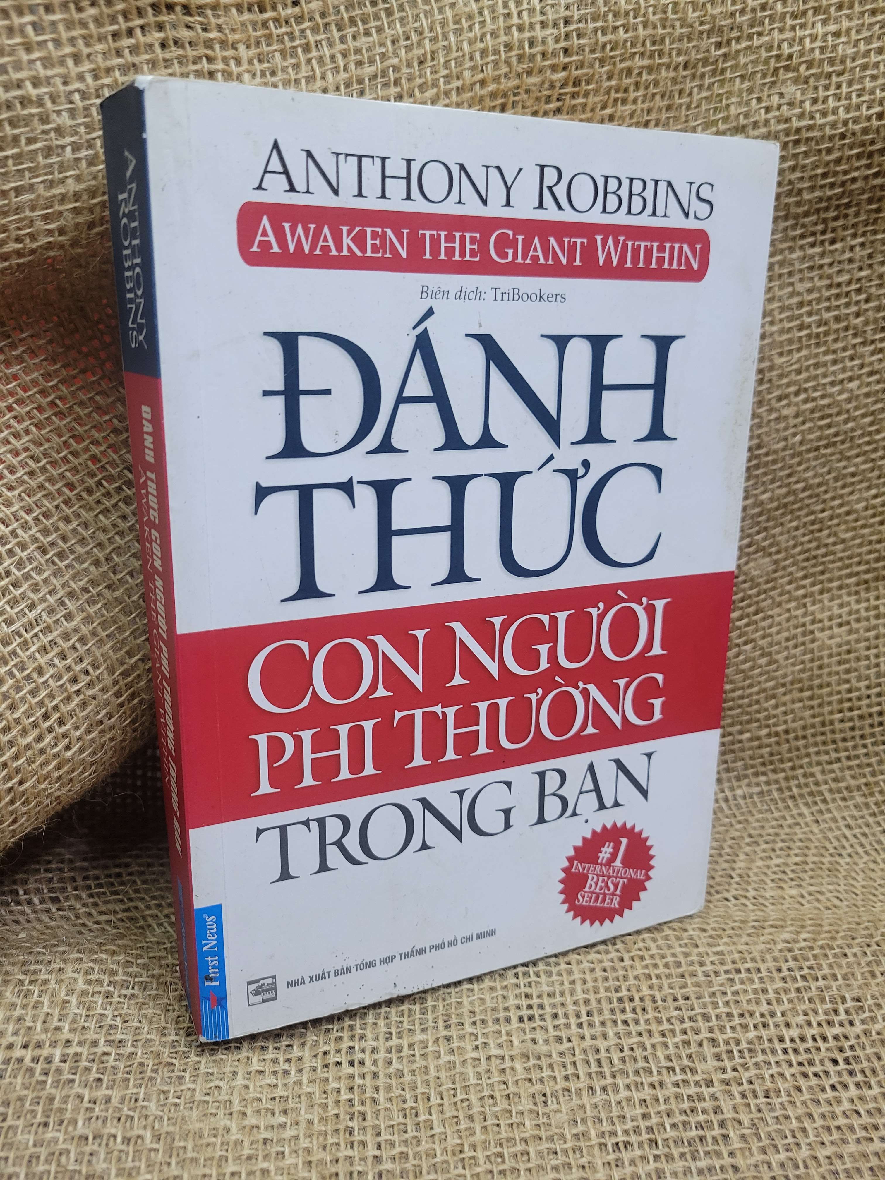 Đánh thức con người phi thường trong bạn - Anthony Robbins 2019 mới 80% ố, bẩn bìa (Sách kỹ năng) HCM