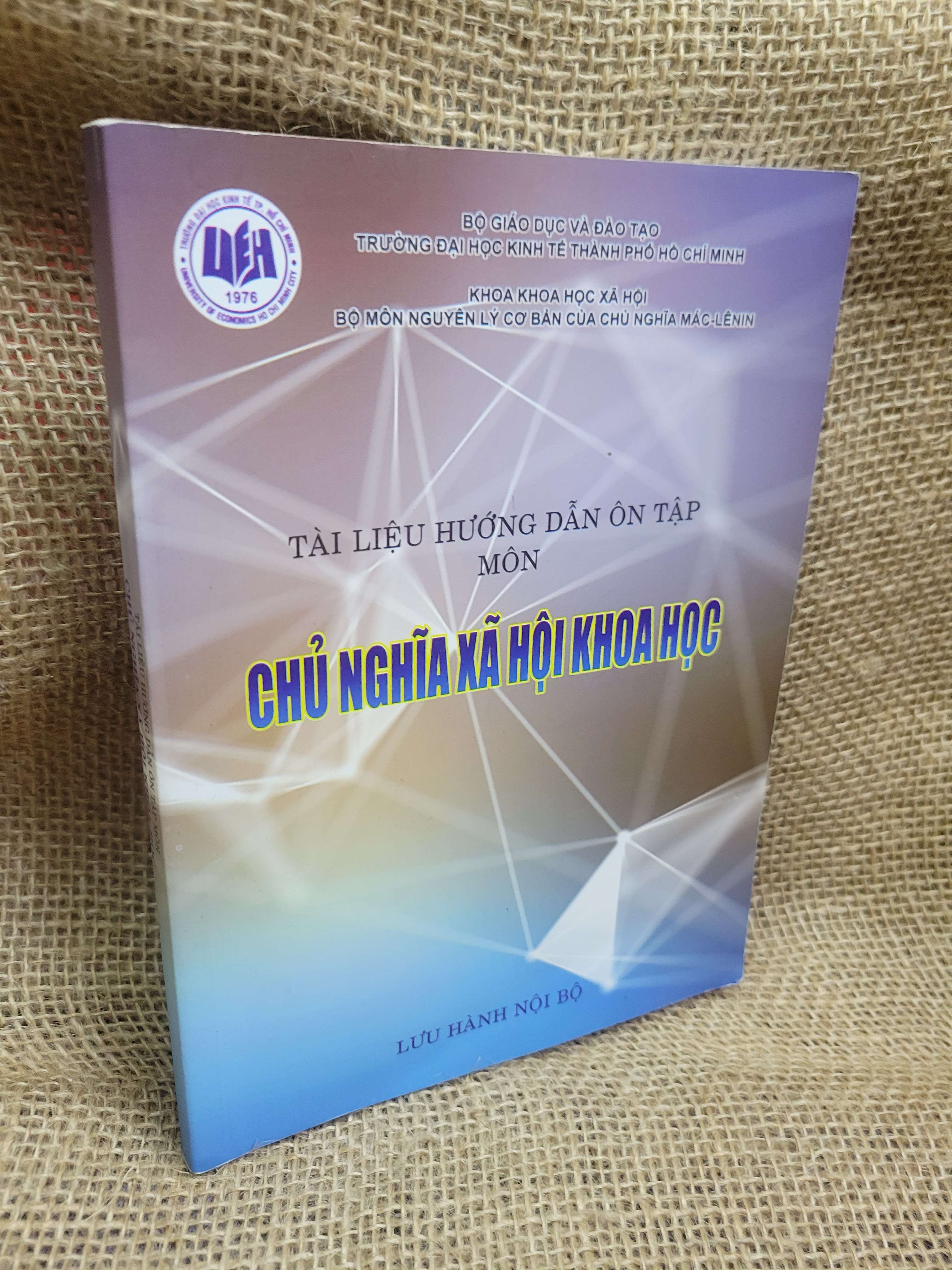 Tài liệu hướng dẫn ôn tập môn Chủ nghĩa xã hội khoa học mới 80% ố, bẩn bìa (Giáo trình đại học - cao đẳng) HCM