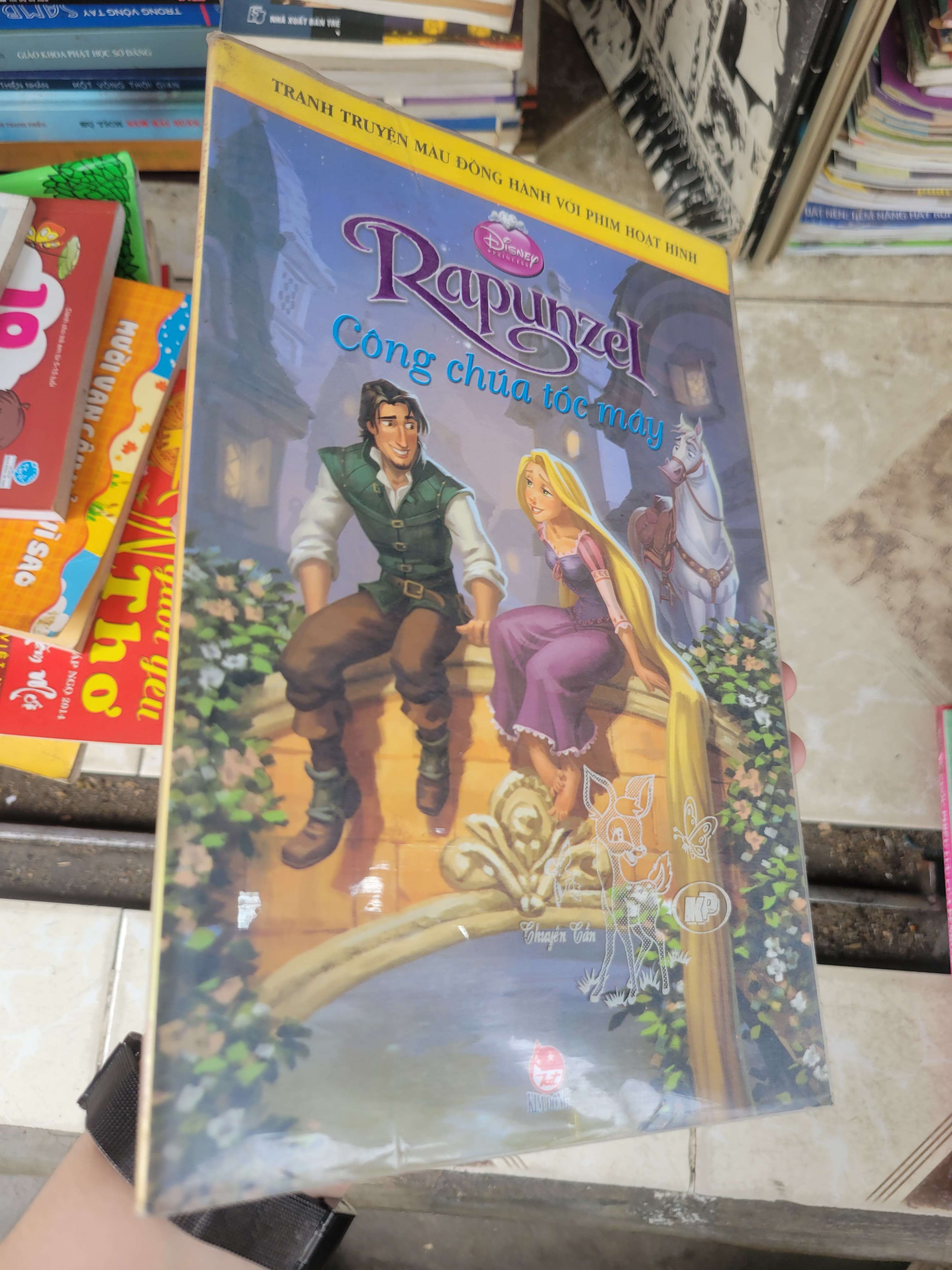 Rapunzel Công chúa tóc mây sách màu 2011 mới 80% ố, bẩn bìa (Truyện tranh ) BGB