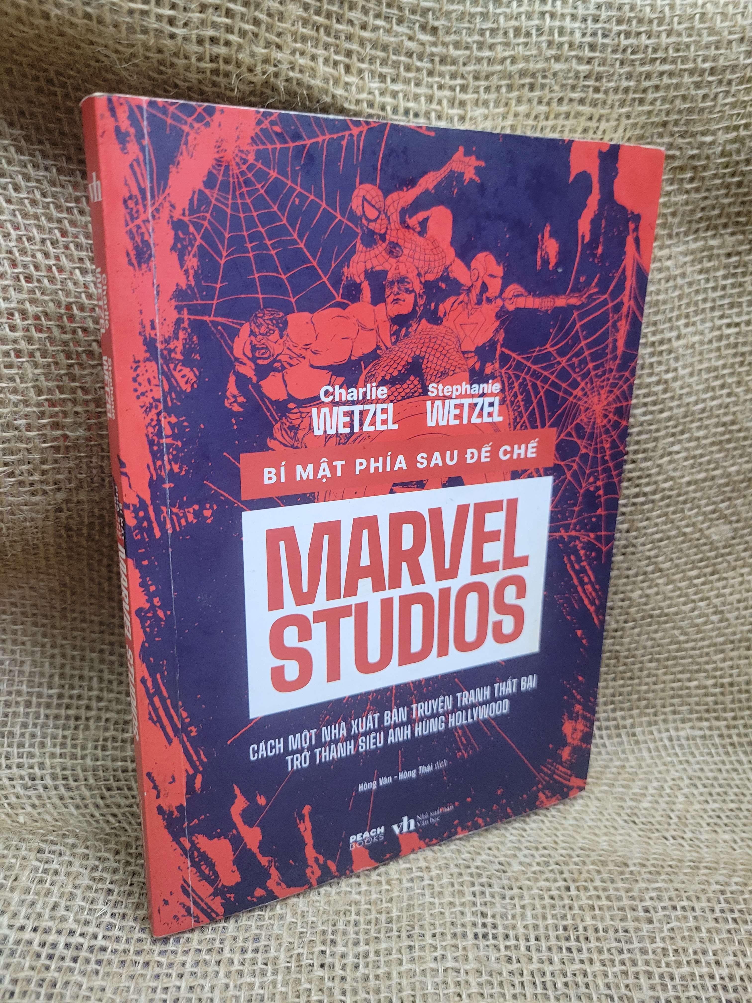 Bí mật phía sau đế chế Marvel Studio - Charlie Wetzel, Stephanie Wetzel 2021 mới 80% ố, bẩn bìa (Sách văn học) HCM