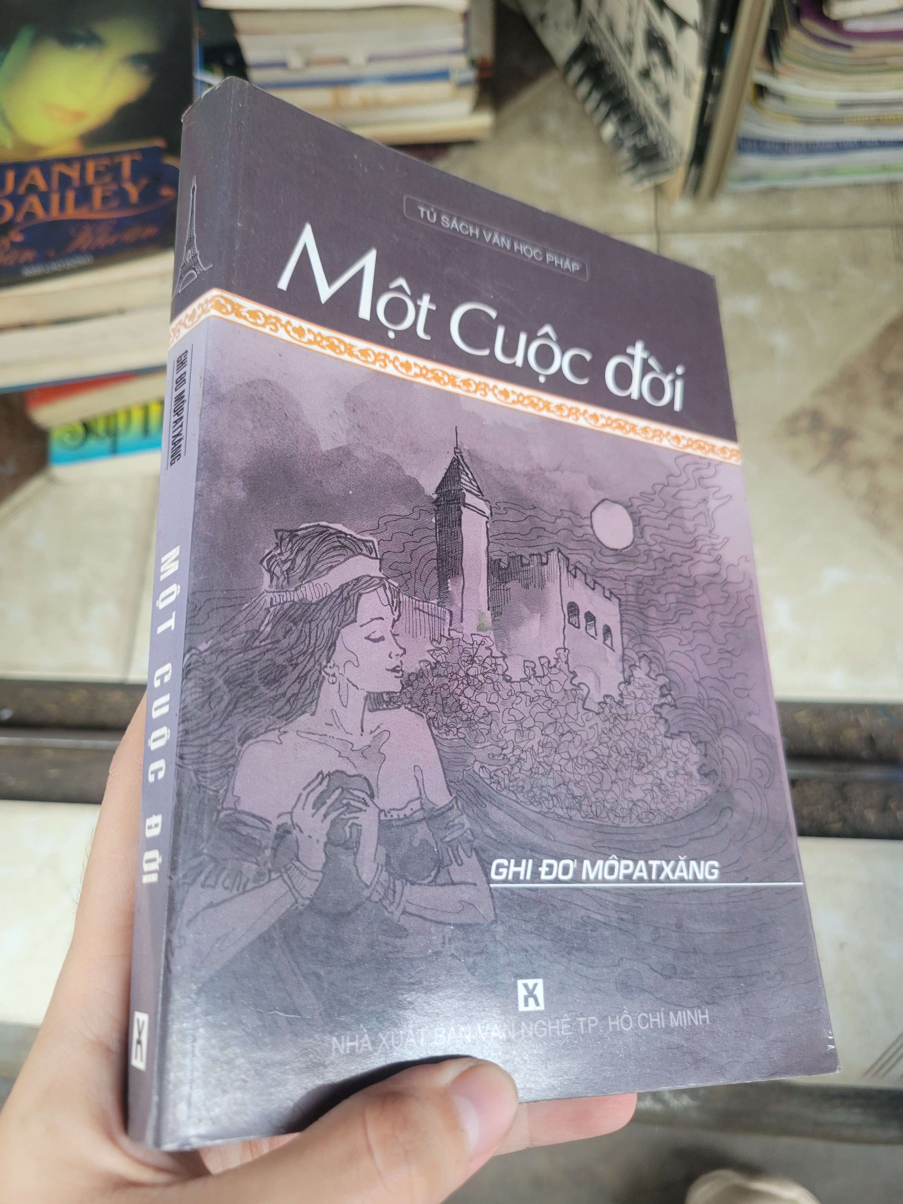 Một cuộc đời - Ghi Đơ Mopatxang 2000 mới 80% ố, bẩn bìa (Sách văn học) BGB
