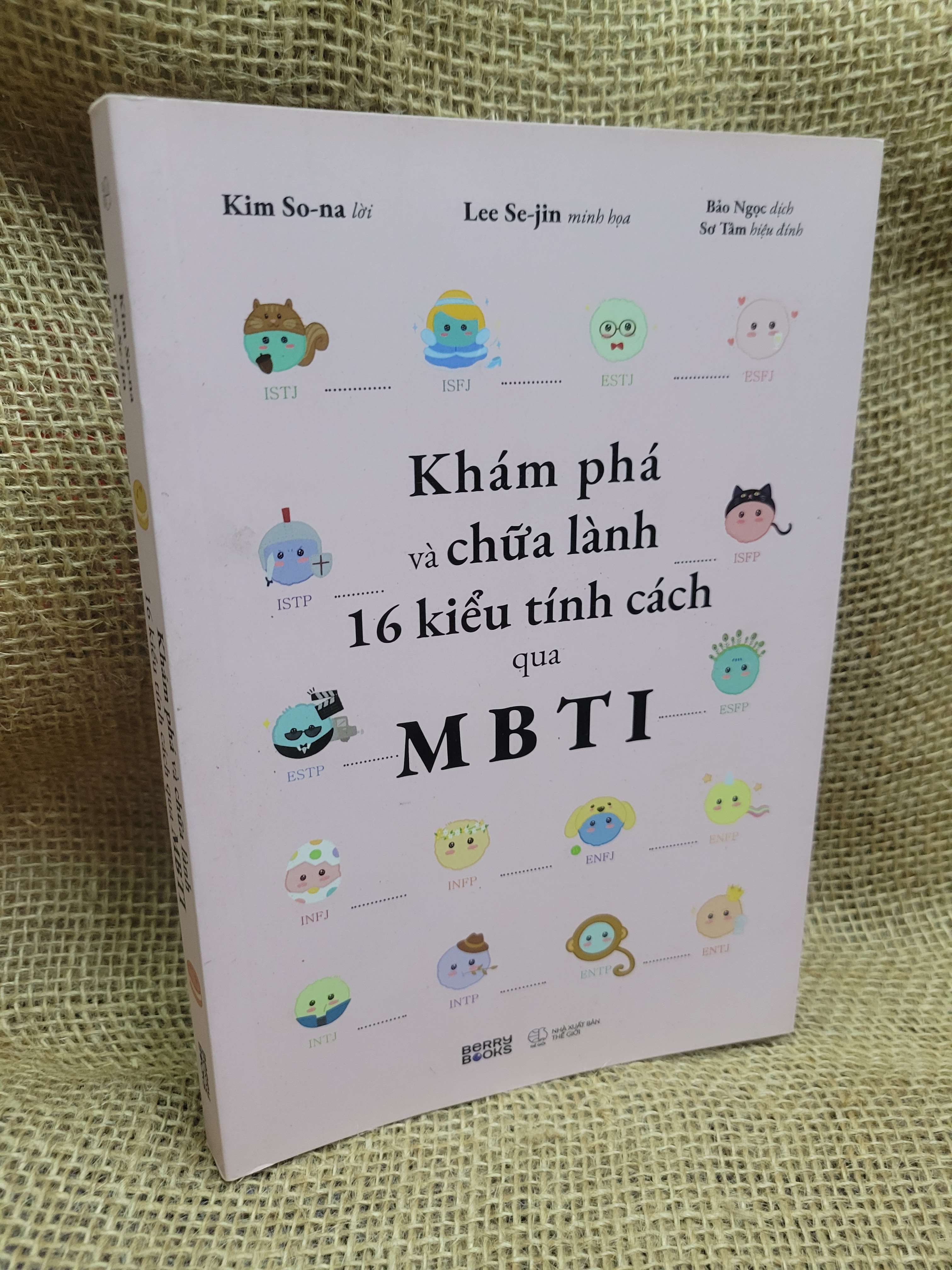 Khám phá và chữa lành 16 kiểu tính cách qua MBTI - Kim So-na, Lee Se-jin 2024 mới 80% ố, bẩn bìa (Sách kỹ năng) HCM