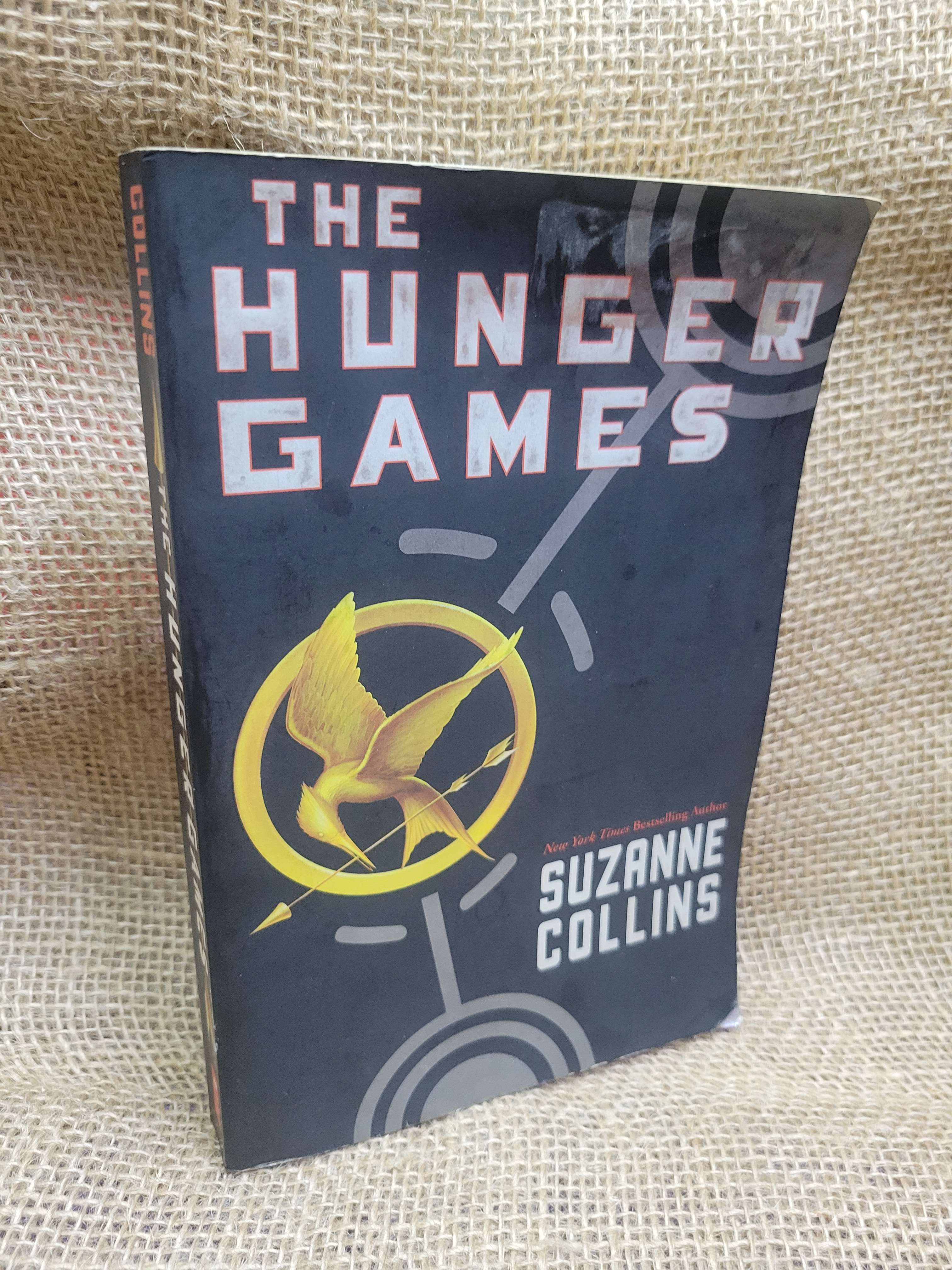The hunger games - Suzanne Collins mới 80% ố, bẩn bìa (Sách ngoại) HCM