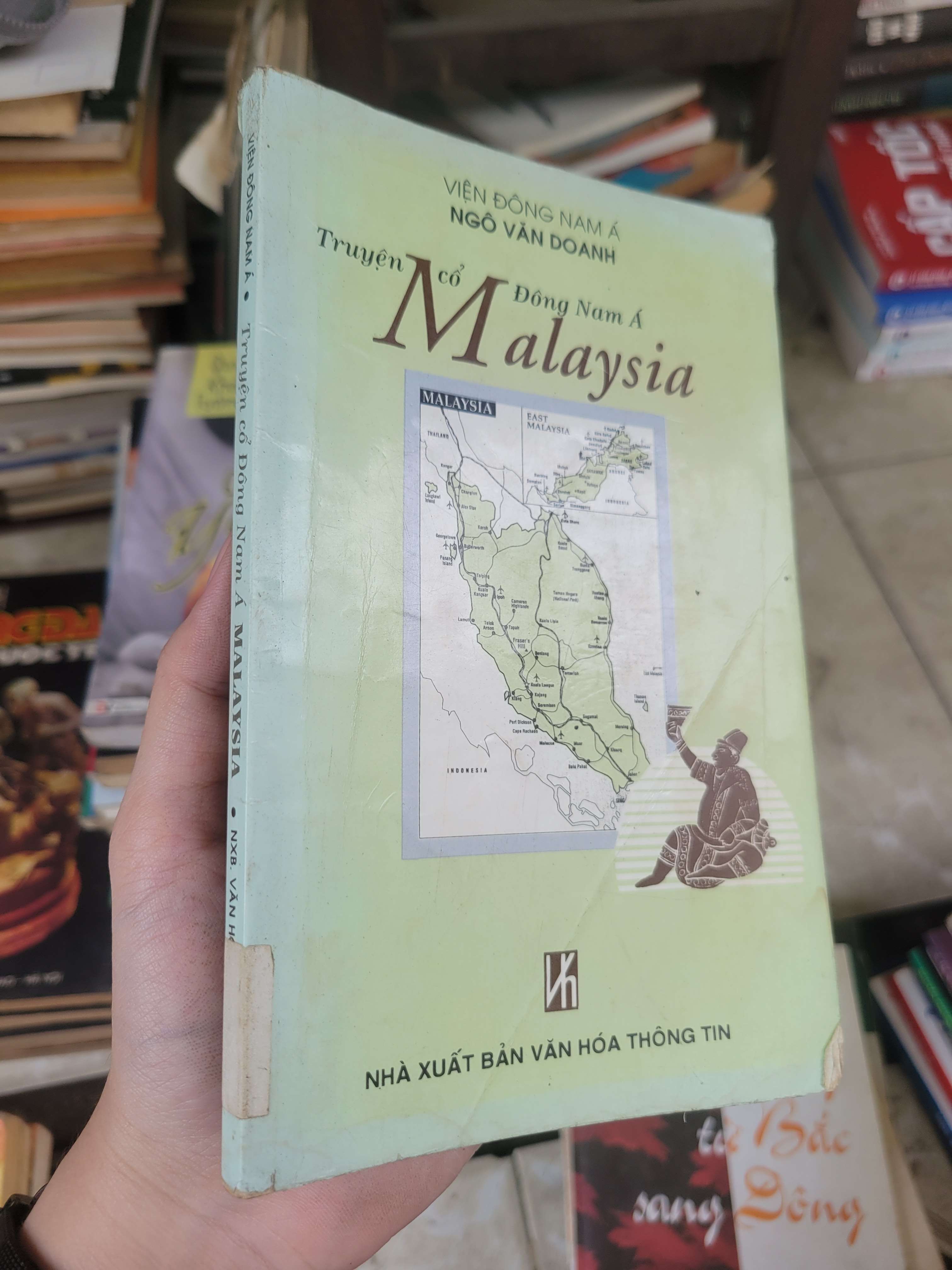 Truyện cổ Malaysia - Ngô Văn Doanh 1995 mới 60% bẩn bìa, ố, có mộc, tróc gáy (Sách văn học) BGB