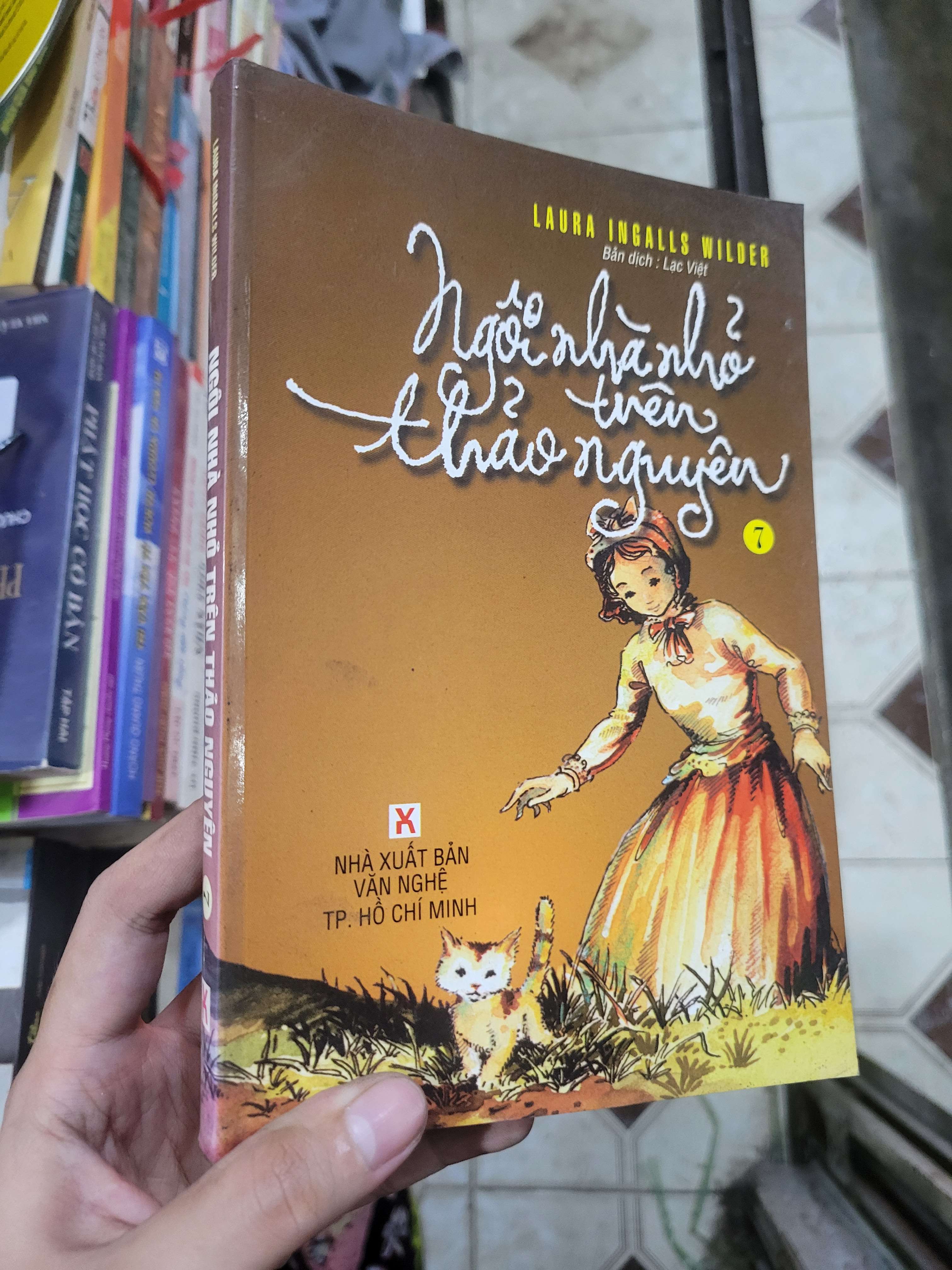 Ngôi nhà nhỏ trên thảo nguyên 7 - Laura Ingalls Wilder 1998 mới 80% ố, bẩn bìa (Sách văn học) BGB