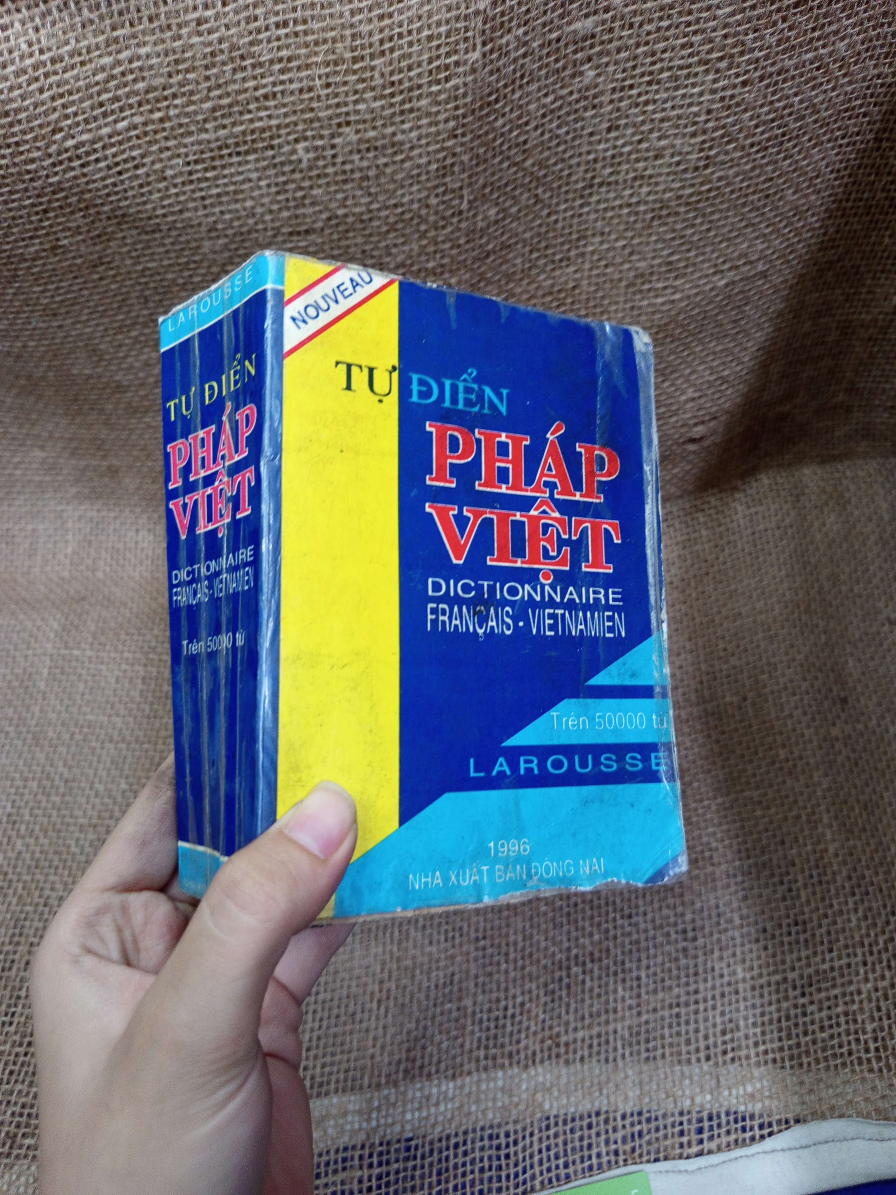 Từ điển Pháp Việt mới 70% bẩn bìa, ố (Từ điển) HLSC