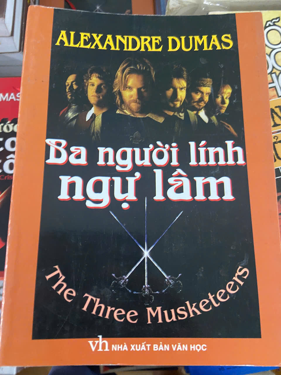 Ba người lính ngự lâm - Alexandre Dumas (Sách văn học) VAVO