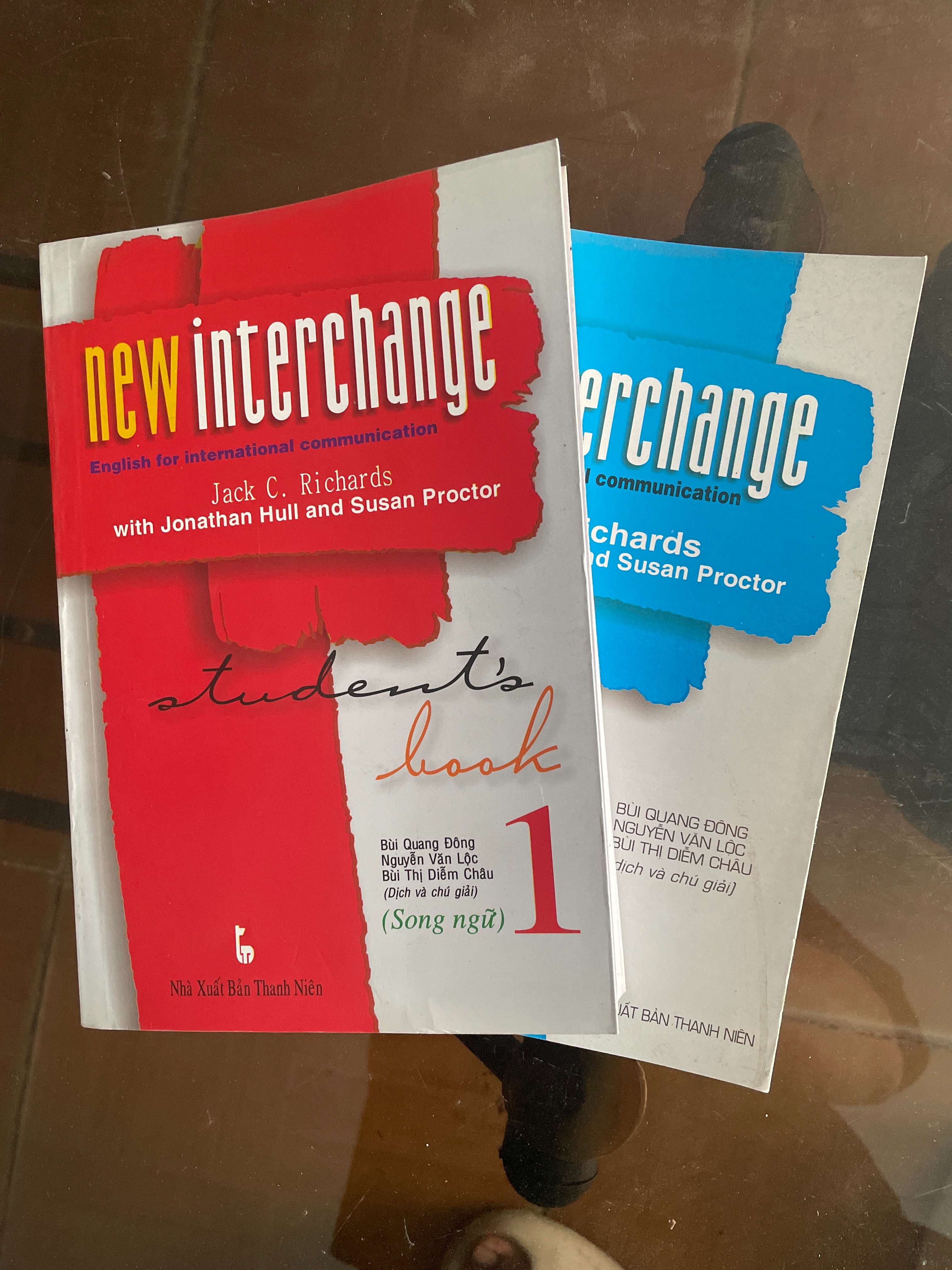 New Interchange Student's Book (Song ngữ - Dịch và chú giải) (2 Quyển) - Jack C. Richards với Jonathan Hull và Susan Proctor 2004 (Sách học ngoại ngữ) VAVO