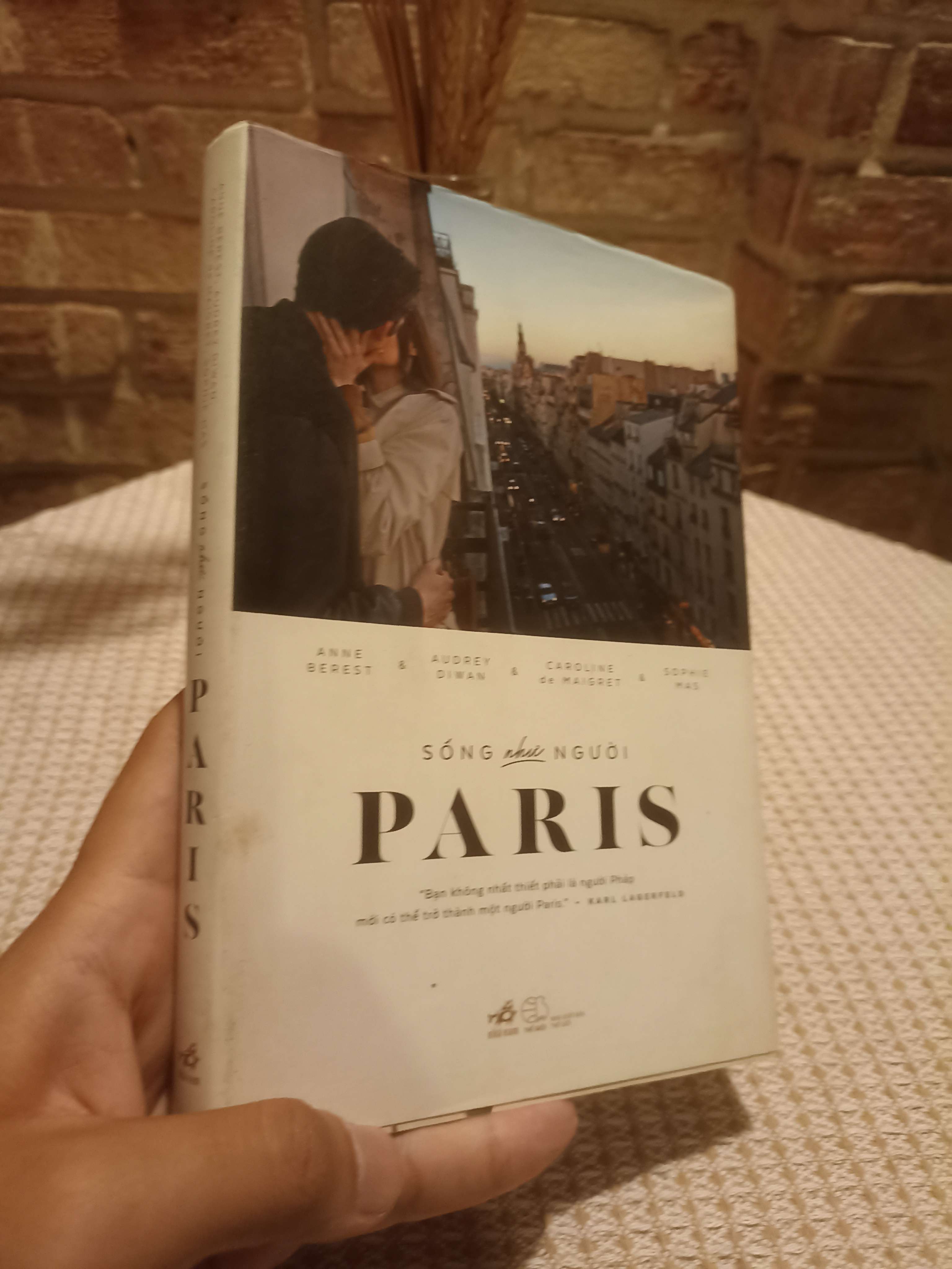 Sống như người PARIS - Anne Berest (Sách văn học) NSX
