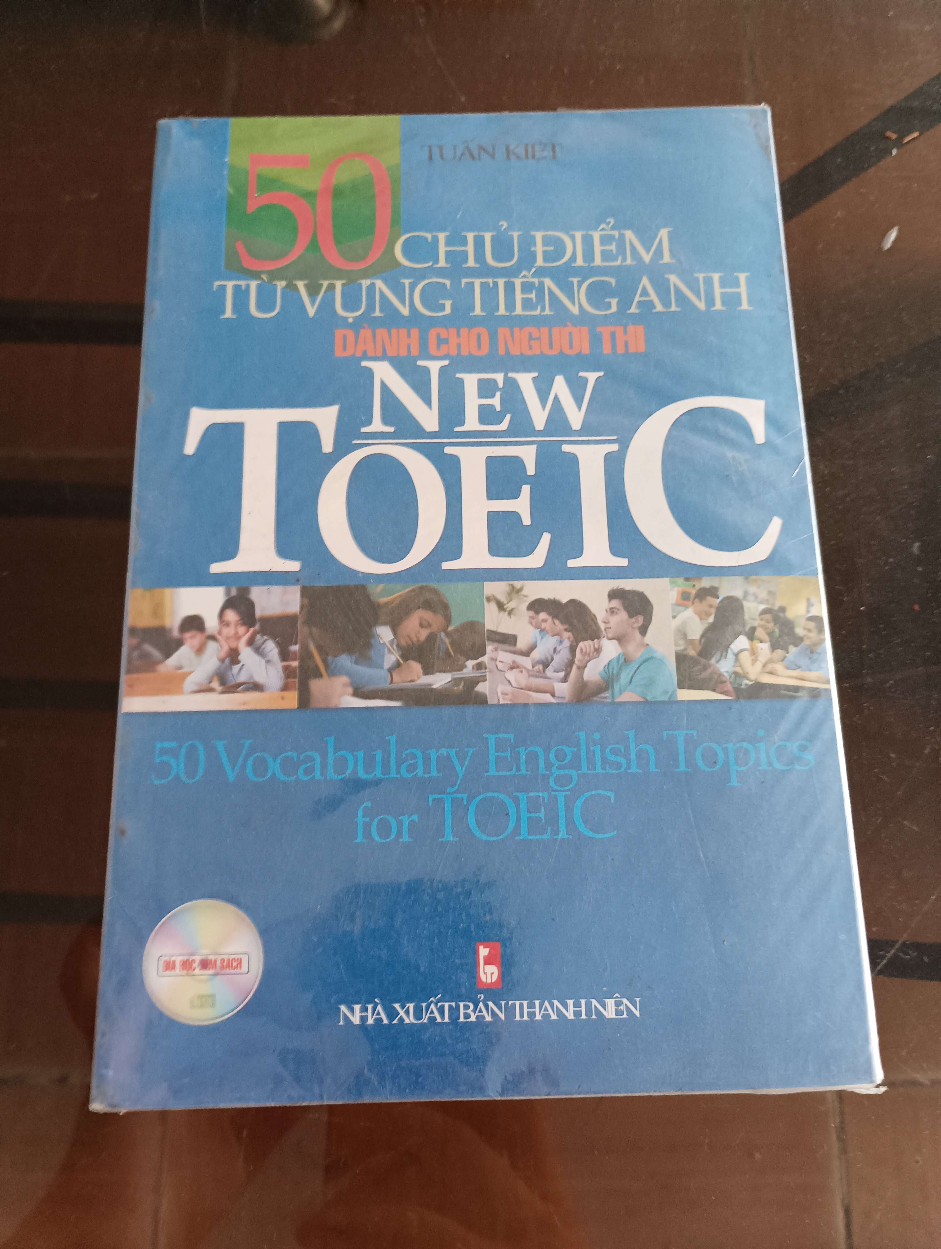50 Chủ Điểm Từ Vựng Tiếng Anh Dành Cho Người Thi New TOEIC - Tuấn Kiệt (Sách học ngoại ngữ) VAVO