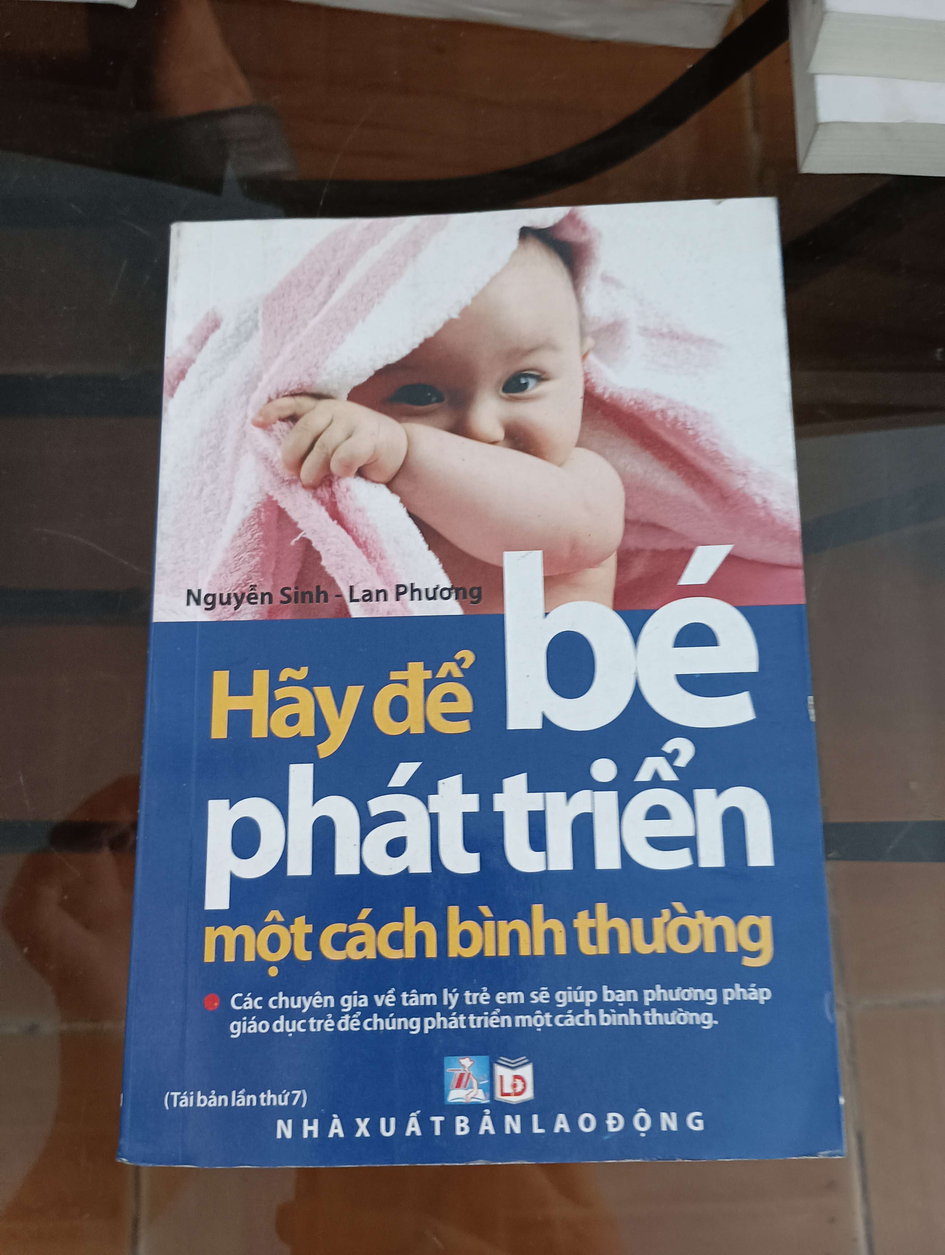 Hãy để bé phát triển một cách bình thường - Nguyễn Sinh - Lan Phương 2009 (Sách làm cha mẹ) VAVO