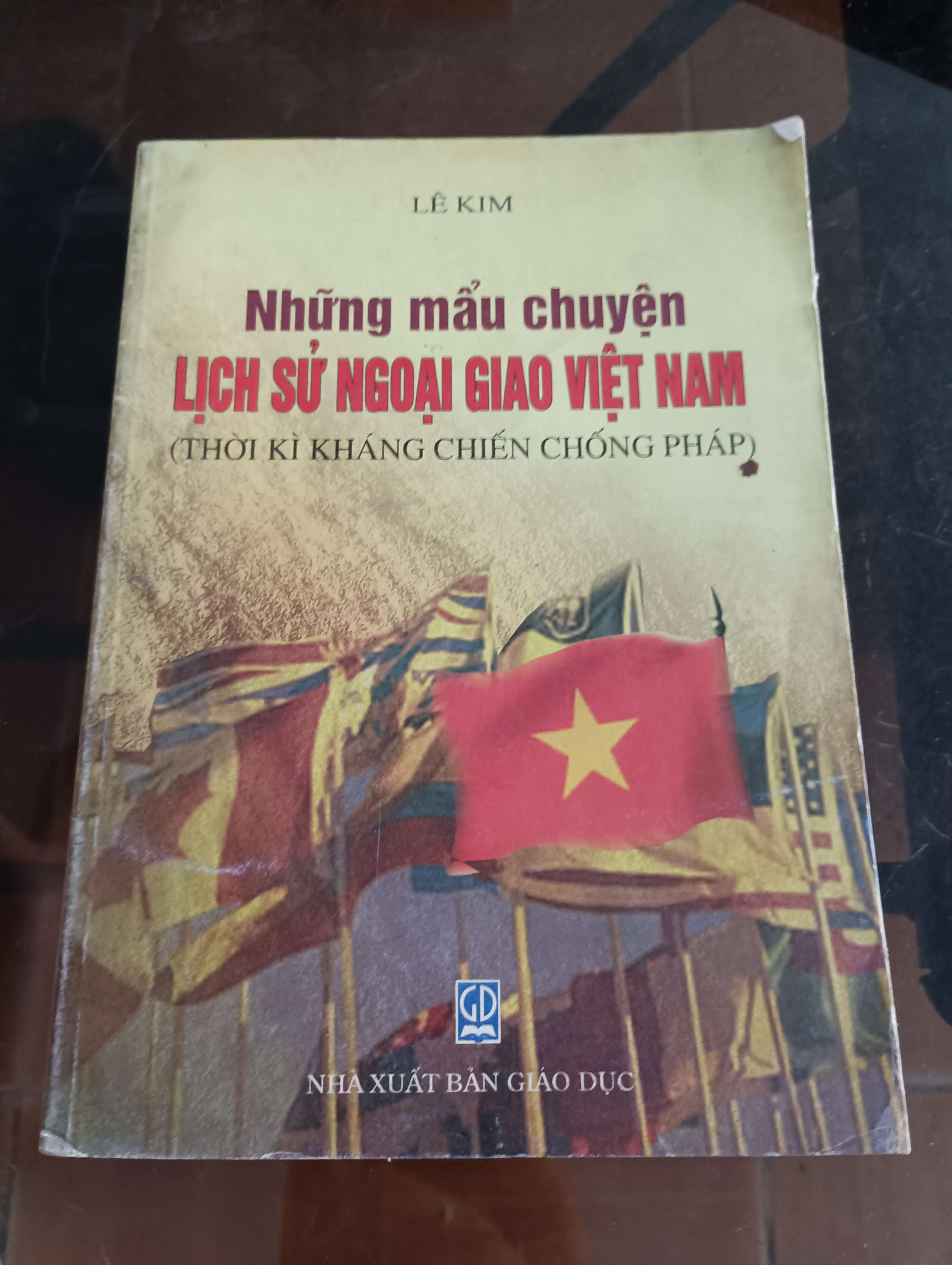 Những mẩu chuyện lịch sử ngoại giao Việt Nam (Thời kì kháng chiến chống Pháp) - Lê Kim 2008 (Lịch sử Việt Nam) VAVO