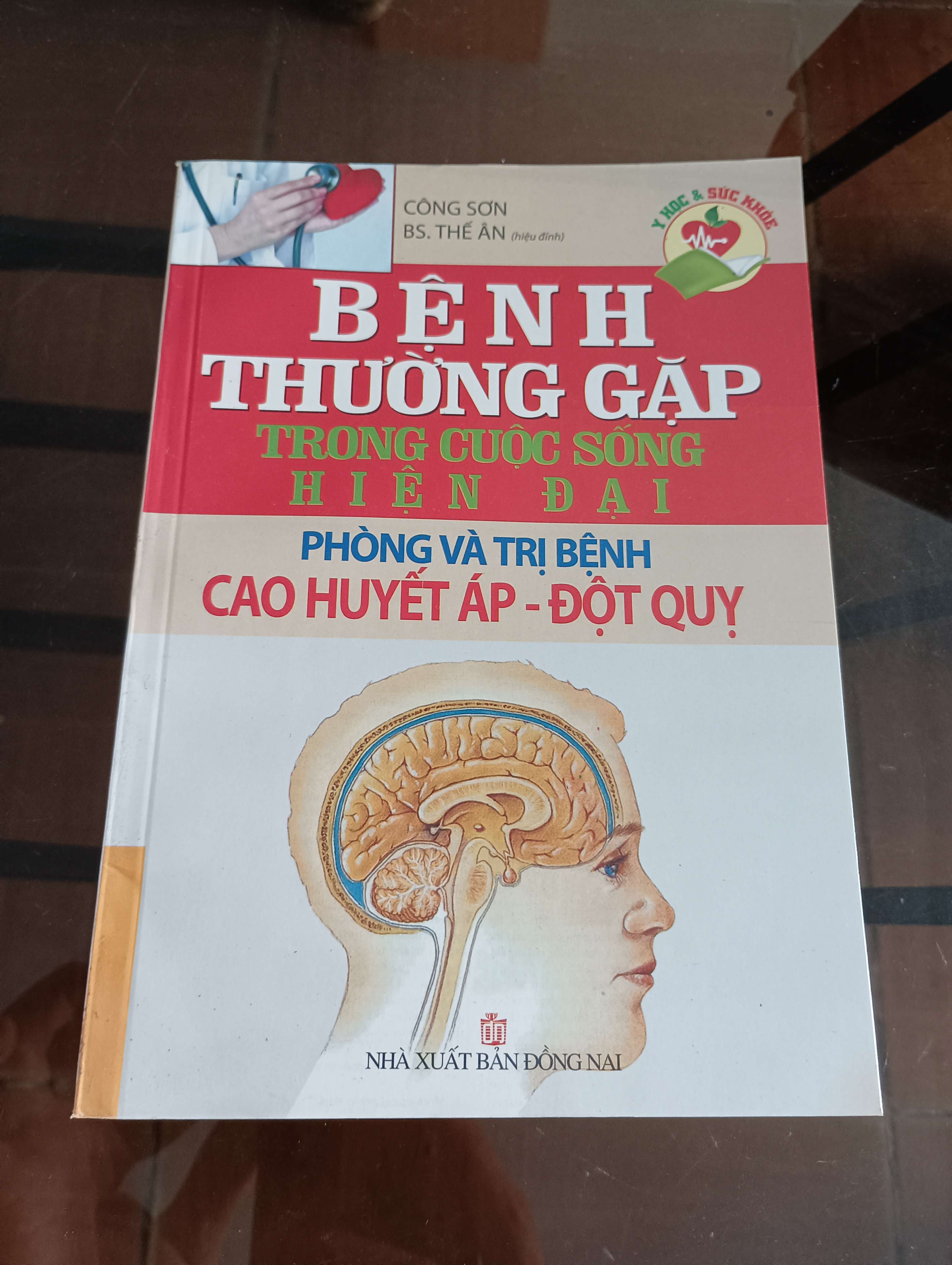 Bệnh thường gặp trong cuộc sống hiện đại - Phòng và trị bệnh cao huyết áp - đột quỵ - Công Sơn, BS. Thế Ân 2013 (Sách Y học - Sức khỏe - Thể thao) VAVO