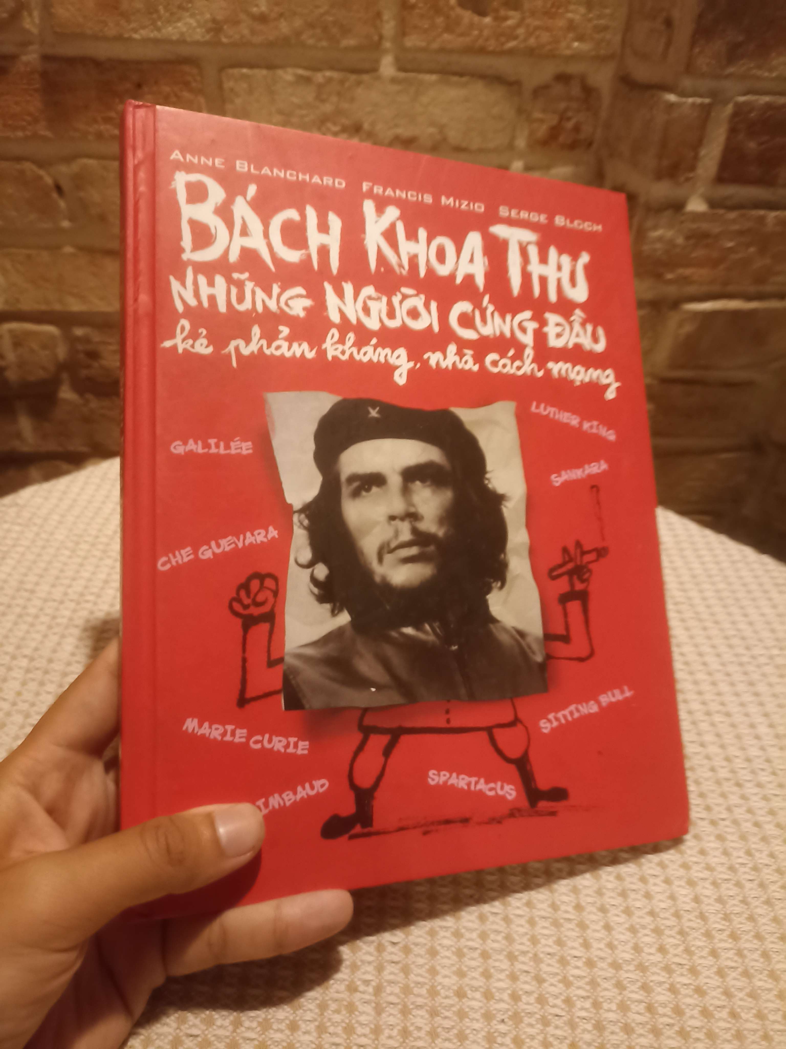 Bách khoa thư những người cứng đầu, kẻ phản kháng, nhà cách mạng (Tạp chí) VAVO
