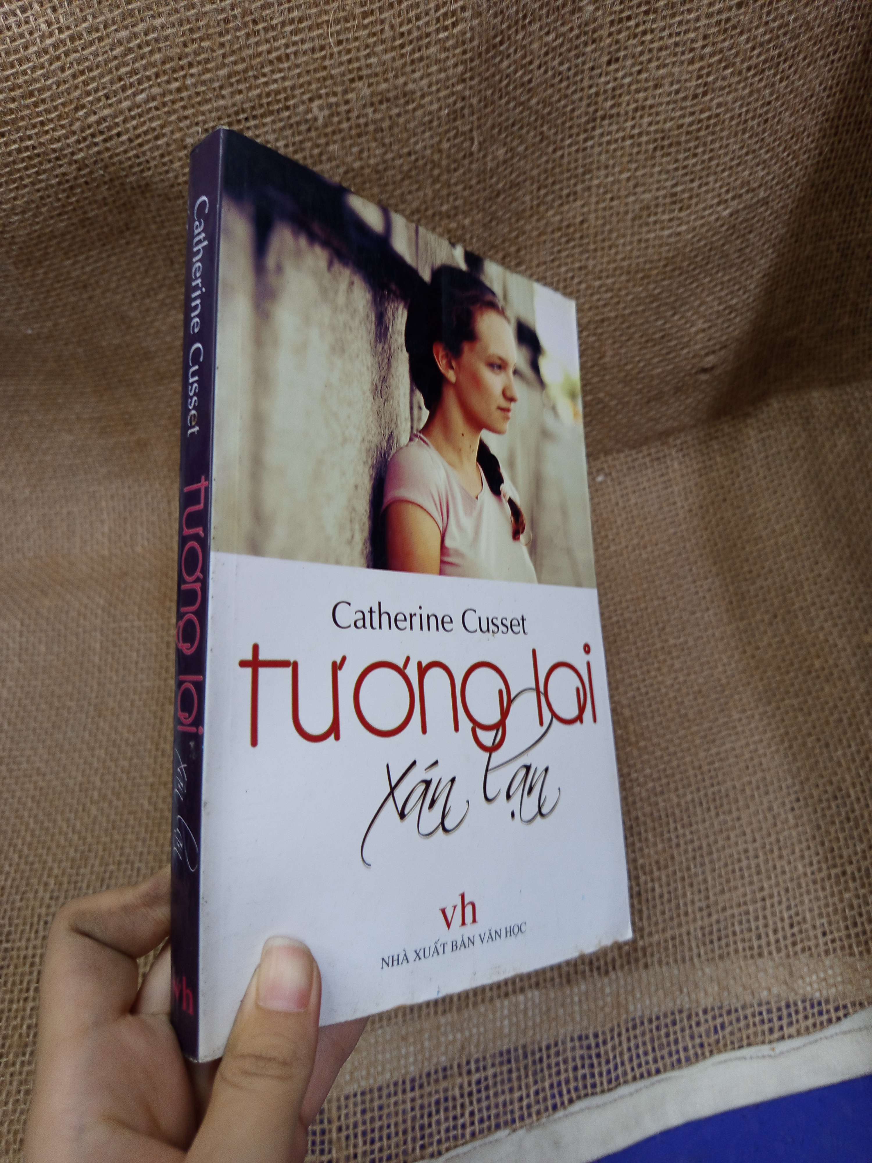 Tương lai xán lạn - Catherine Cusset 2011 mới 80% bẩn bìa, ố (Sách văn học) HLSC