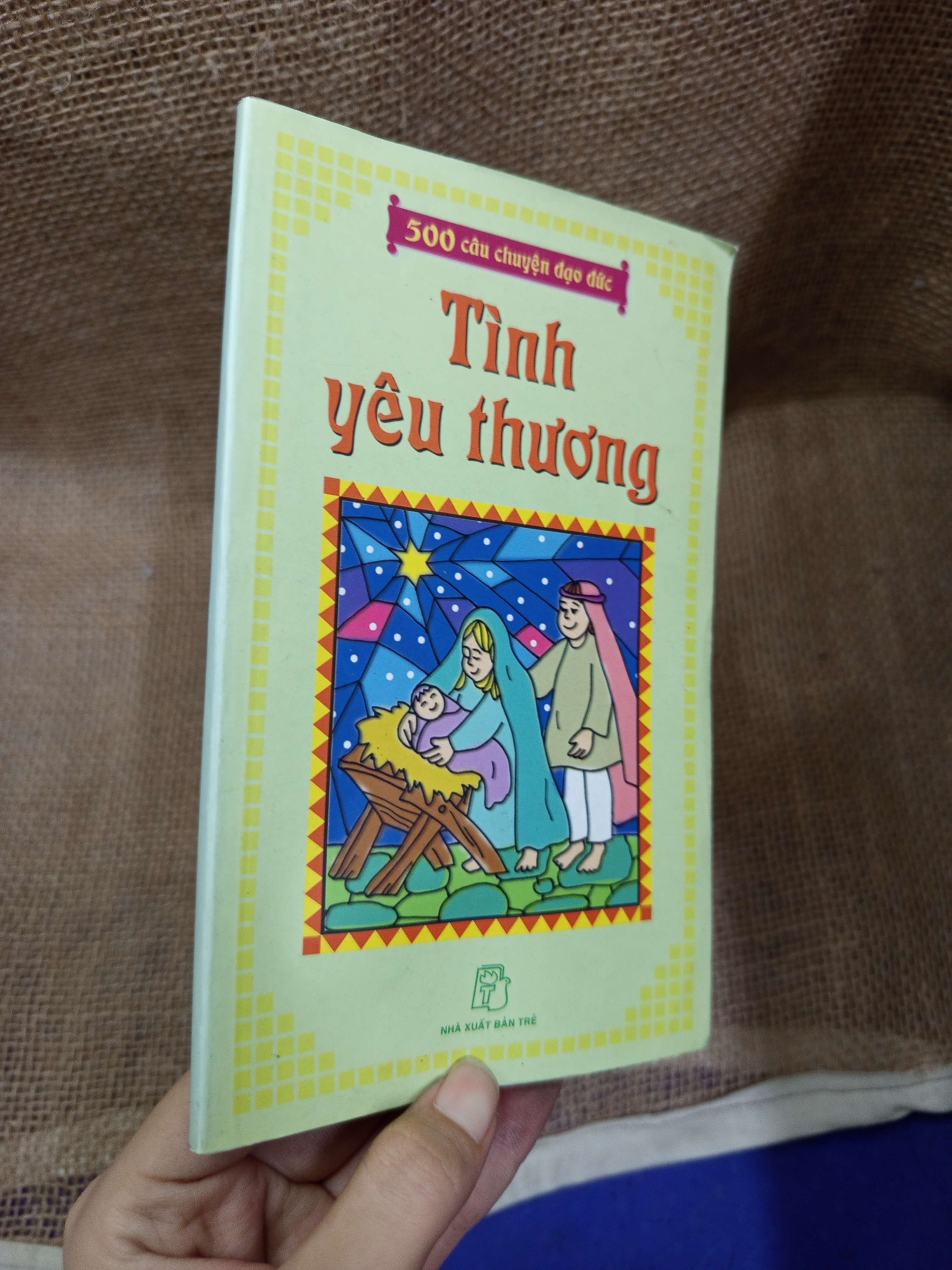 Tình yêu thương 2004 mới 80% bẩn bìa, ố (Sách tôn giáo - tâm linh) HLSC