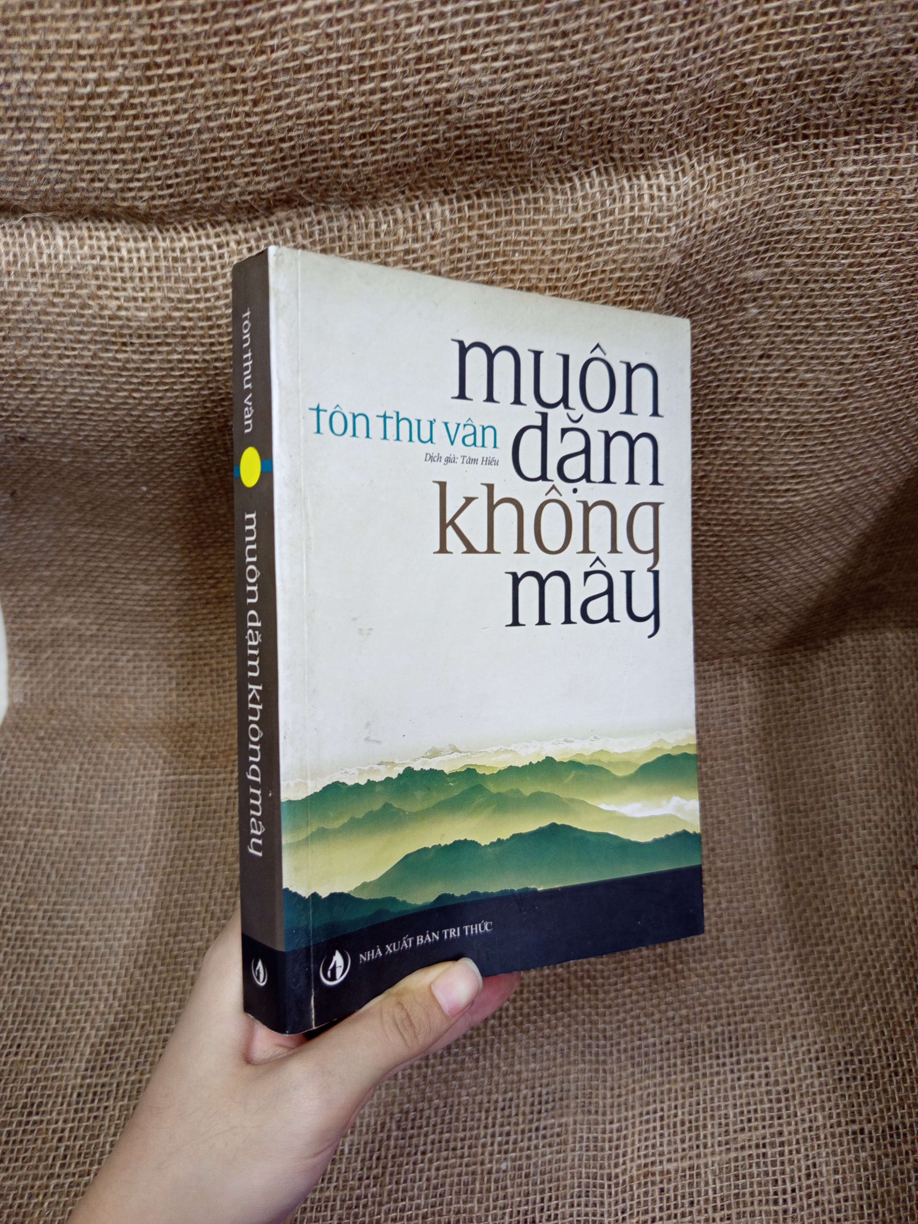 Muôn dặm không mây - Tôn Thư Vân 2009 mới 80% bẩn bìa, ố (Sách tôn giáo - tâm linh) HCM