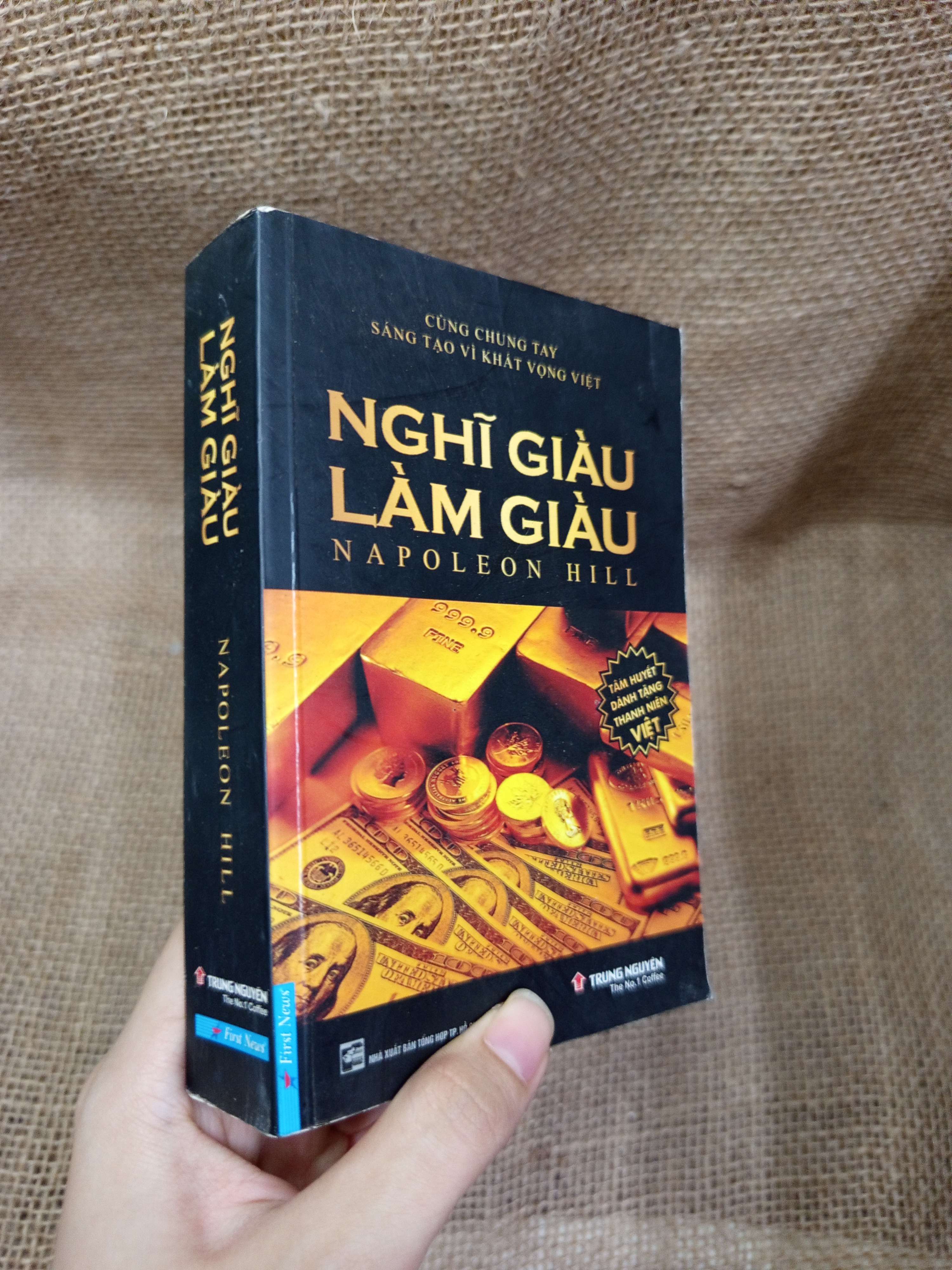 Nghĩ giàu làm giàu - Napoleon Hill 2012 mới 80% bẩn bìa, ố (Sách kỹ năng) HLSC