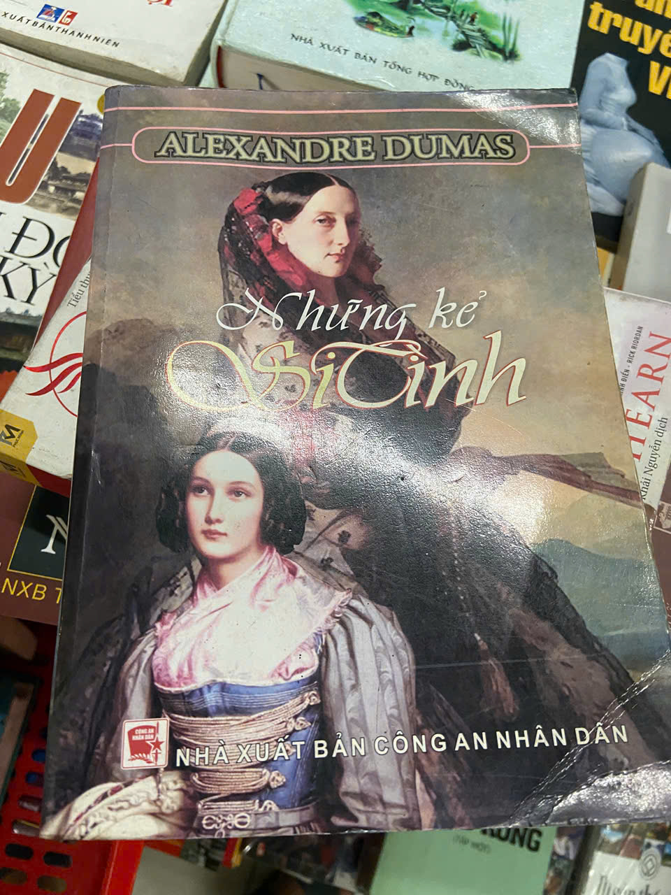 Những kẻ si tình - Alexandre Dumas (Sách văn học) VAVO