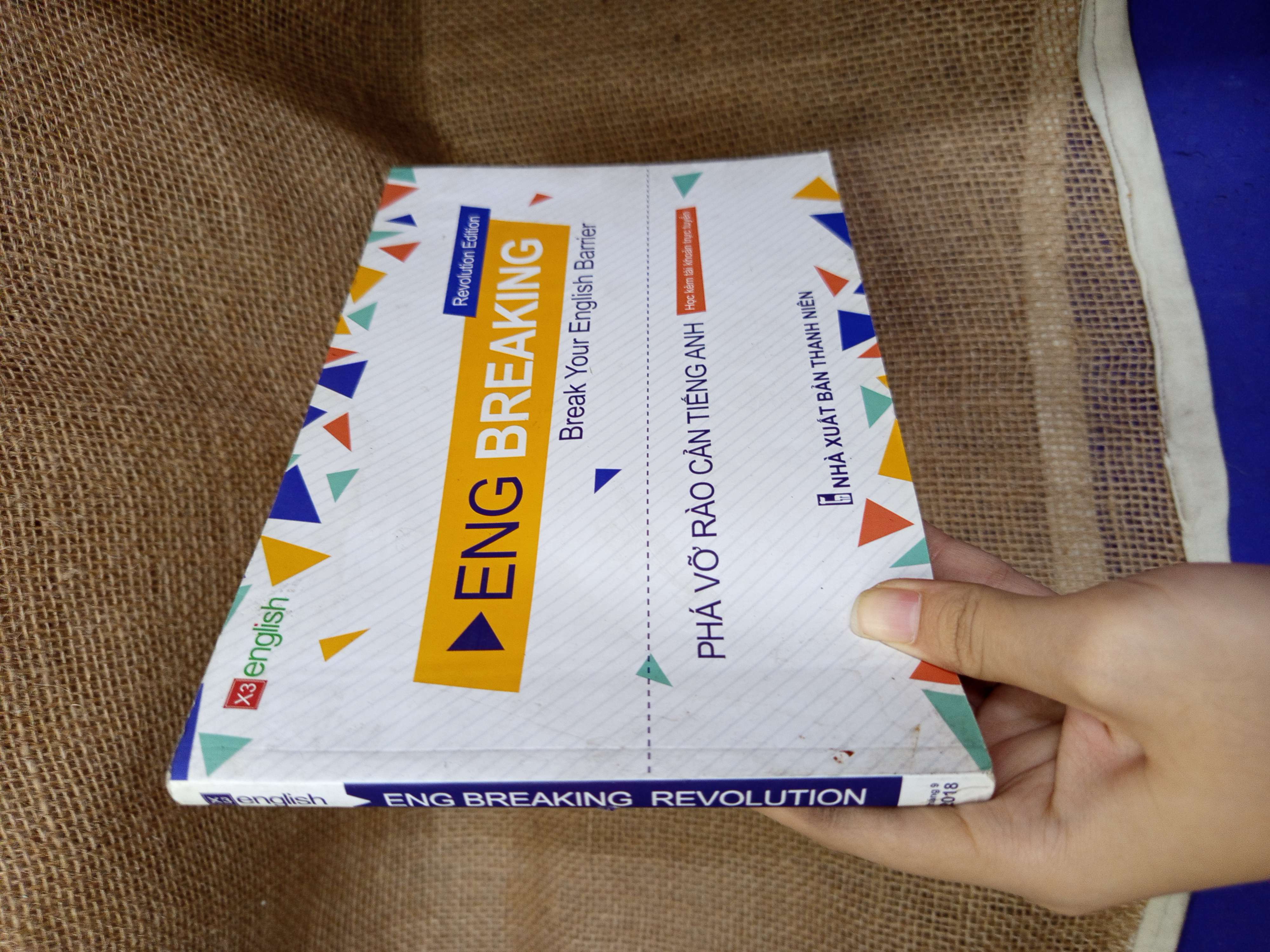Eng Breaking Revolution 2018 mới 80% bẩn bìa, ố (Sách tự học tiếng Anh) HLSC