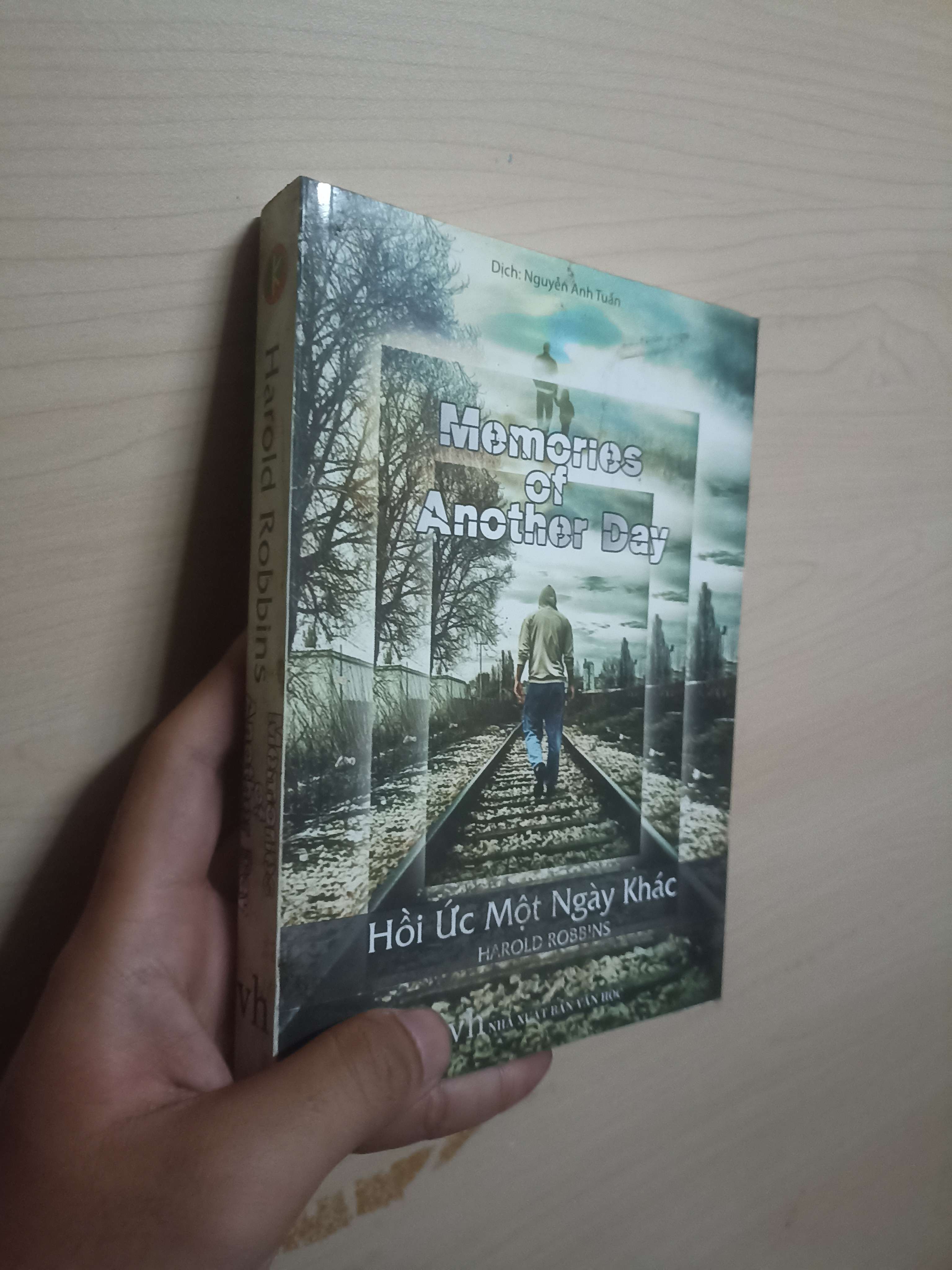 Memories of Another day: Hồi ức một ngày khác - Harold Robbins (Sách văn học) VAVO