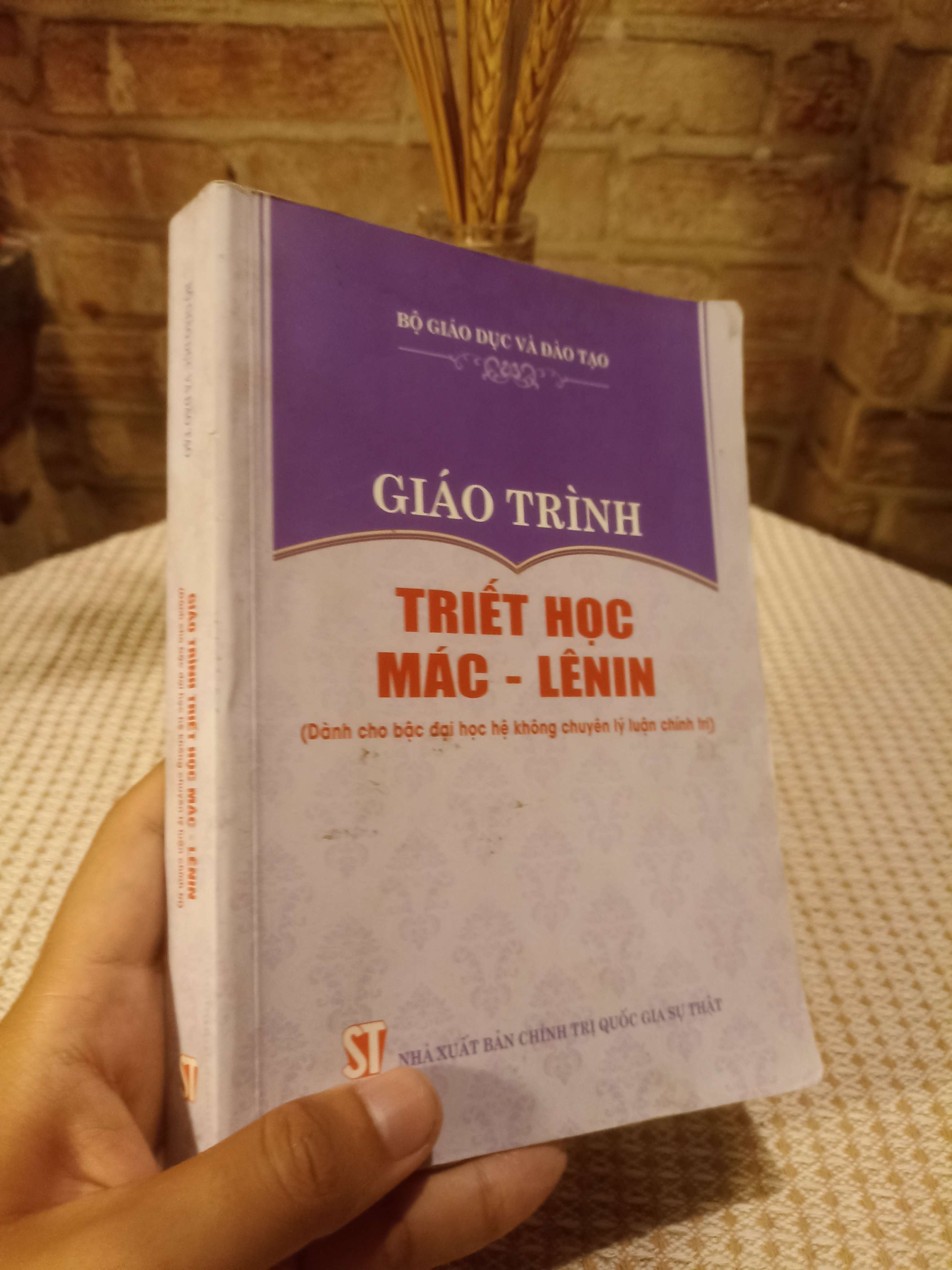 Giáo trình triết học Mác - Lênin (Sách giáo khoa - giáo trình) NSX