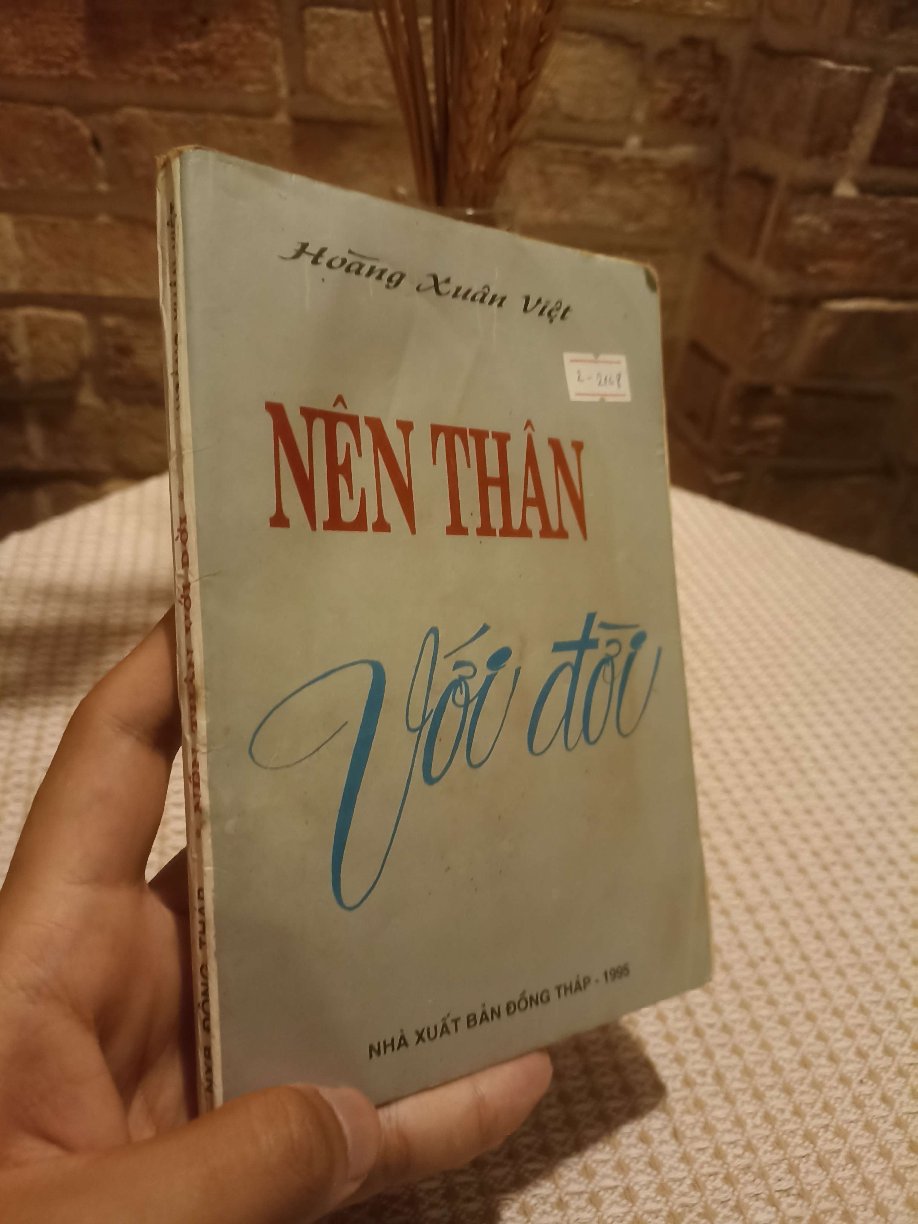 Nên thân với đời - Hoàng Xuân Việt (Kỹ năng sống) NSX