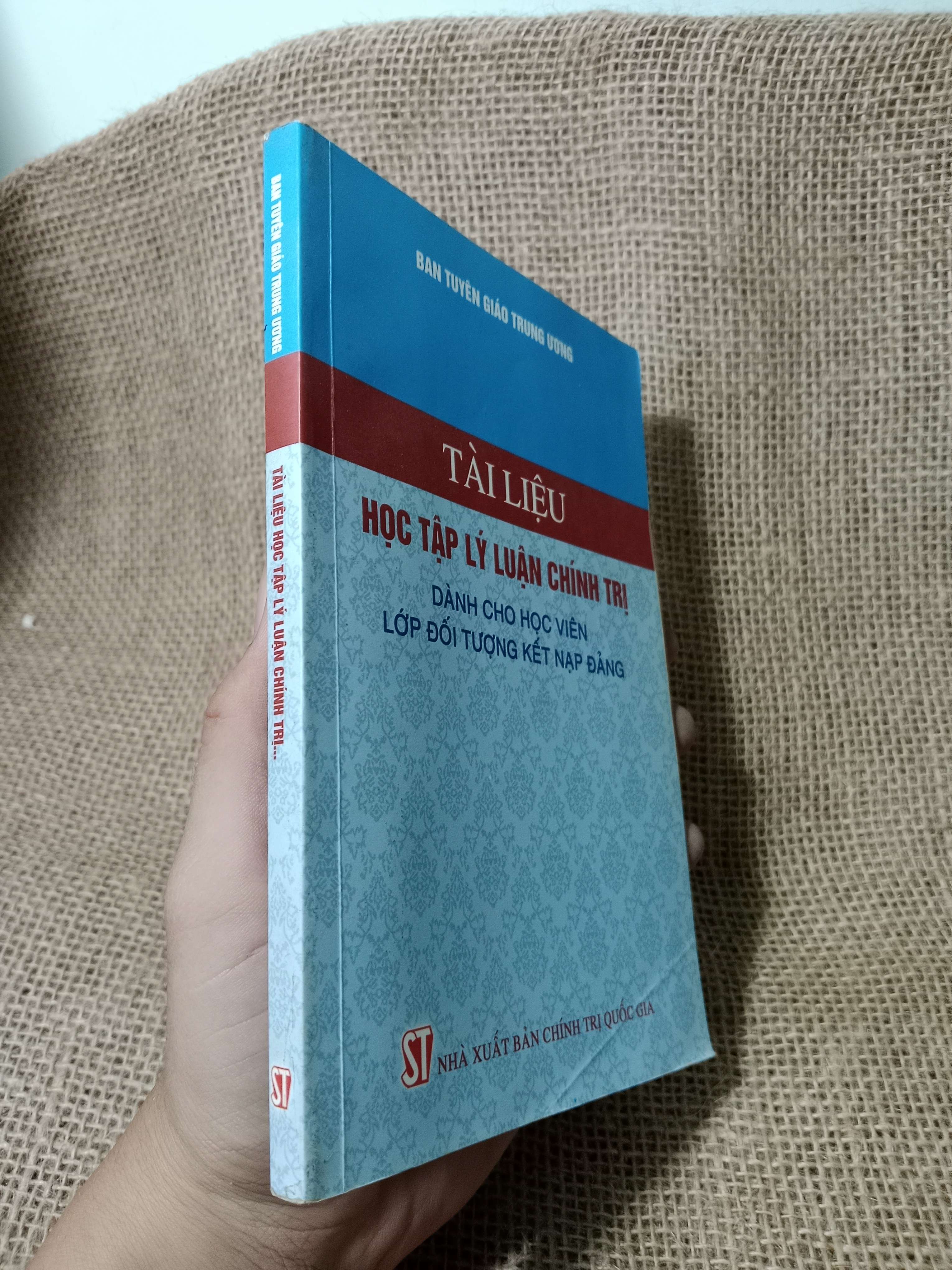 Tài liệu học tập lý luận chính trị 2014 mới 80% (Giáo trình đại học - cao đẳng) HCM