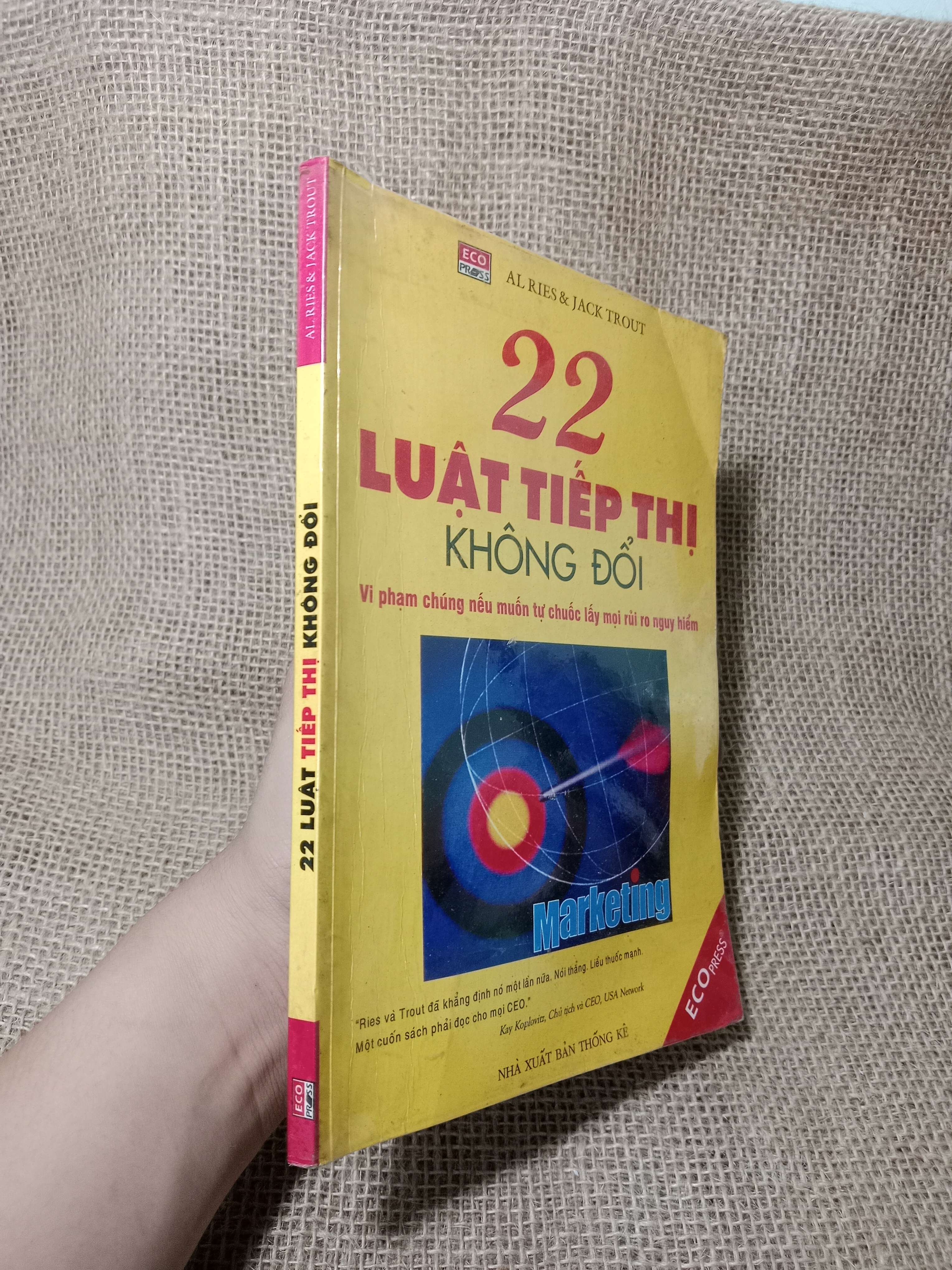 22 Luật tiếp thị không đổi - AL Ries, Jack Trout 2004 mới 80% (Kinh doanh - Marketing) HCM