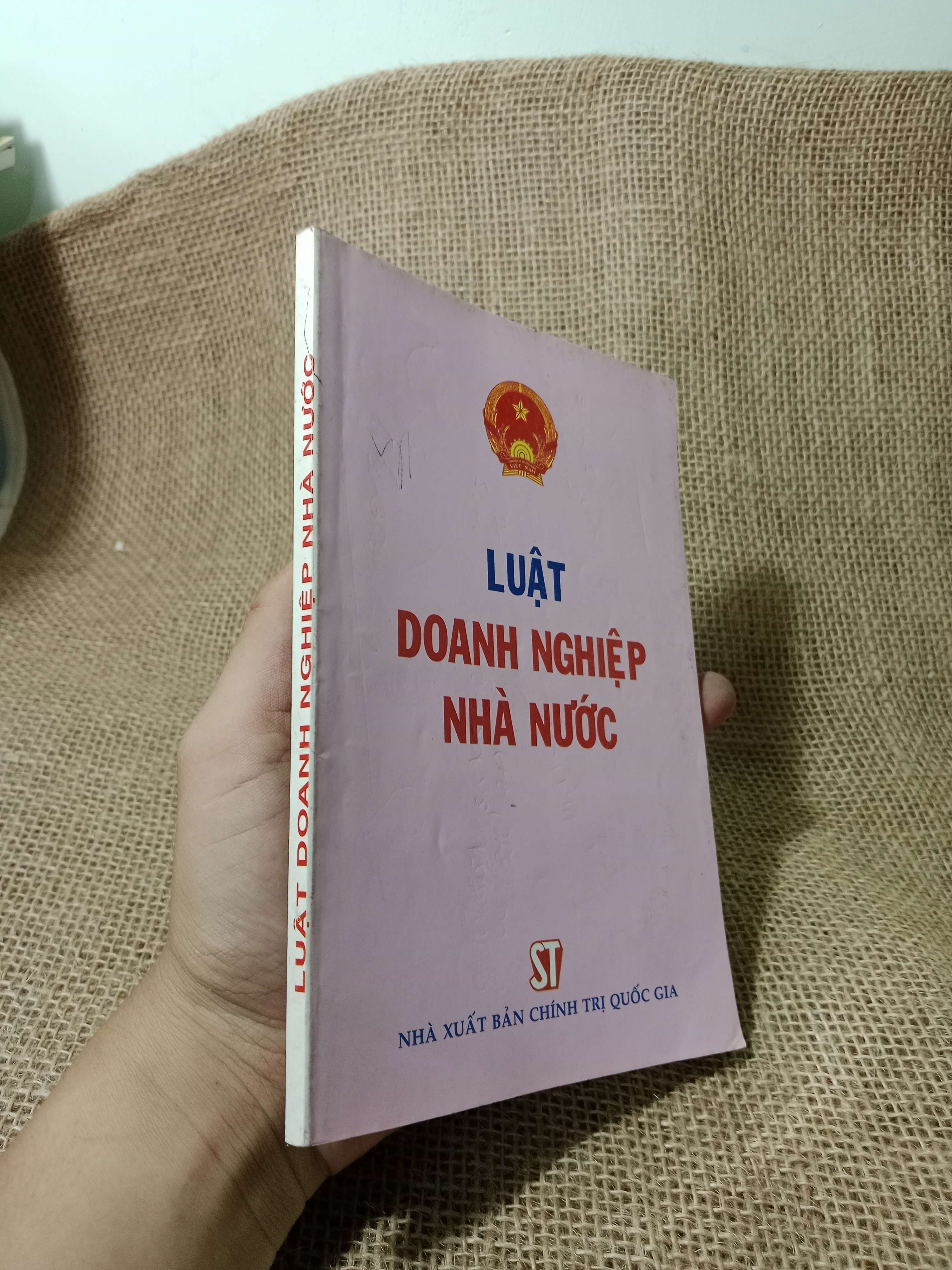 Luật doanh nghiệp nhà nước 2004 mới 80% (Sách kiến thức tổng hợp) HCM