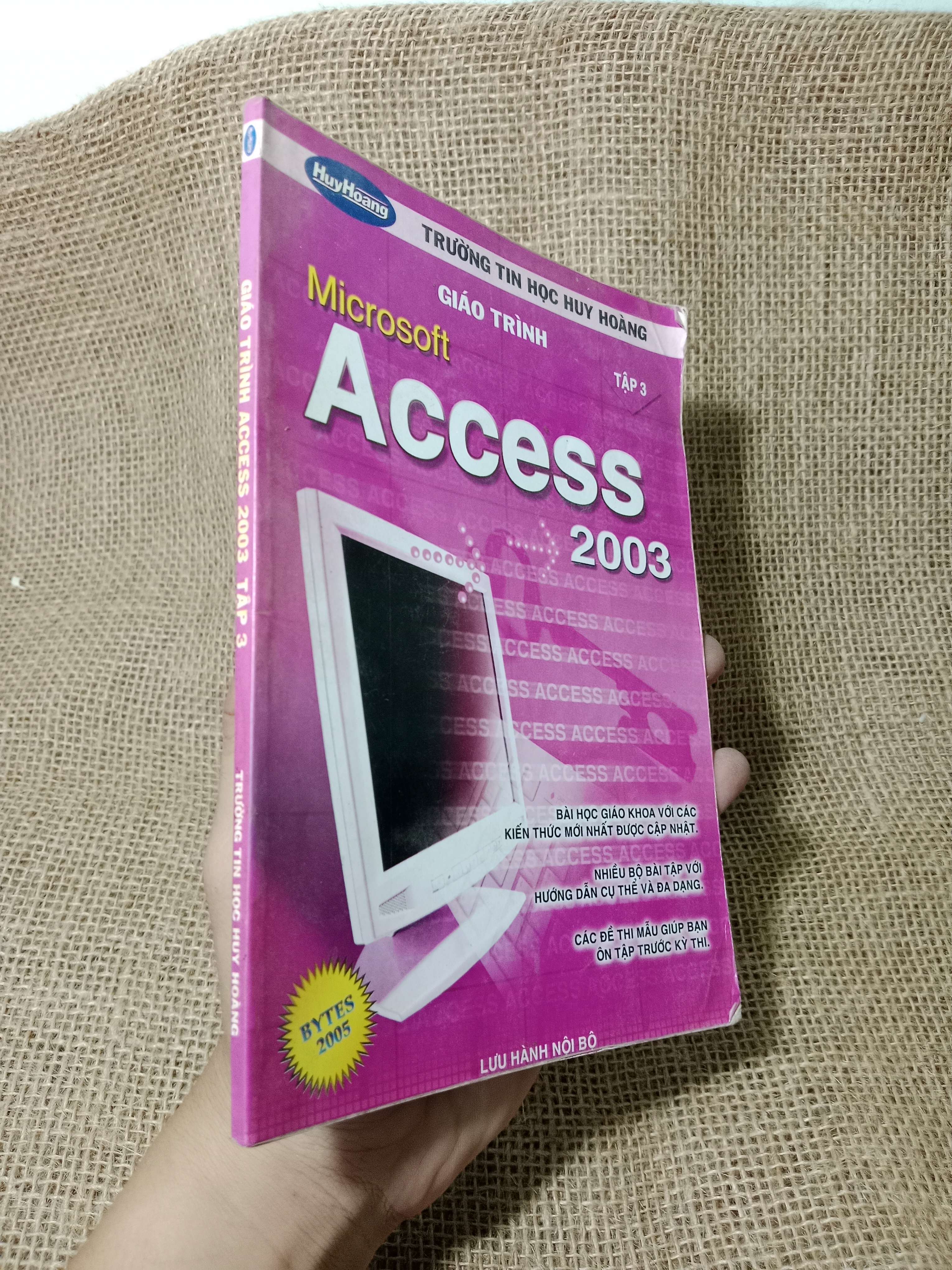 Giáo trình Access 3 2005 mới 70% , có chữ (Sách giáo khoa - giáo trình) HCM